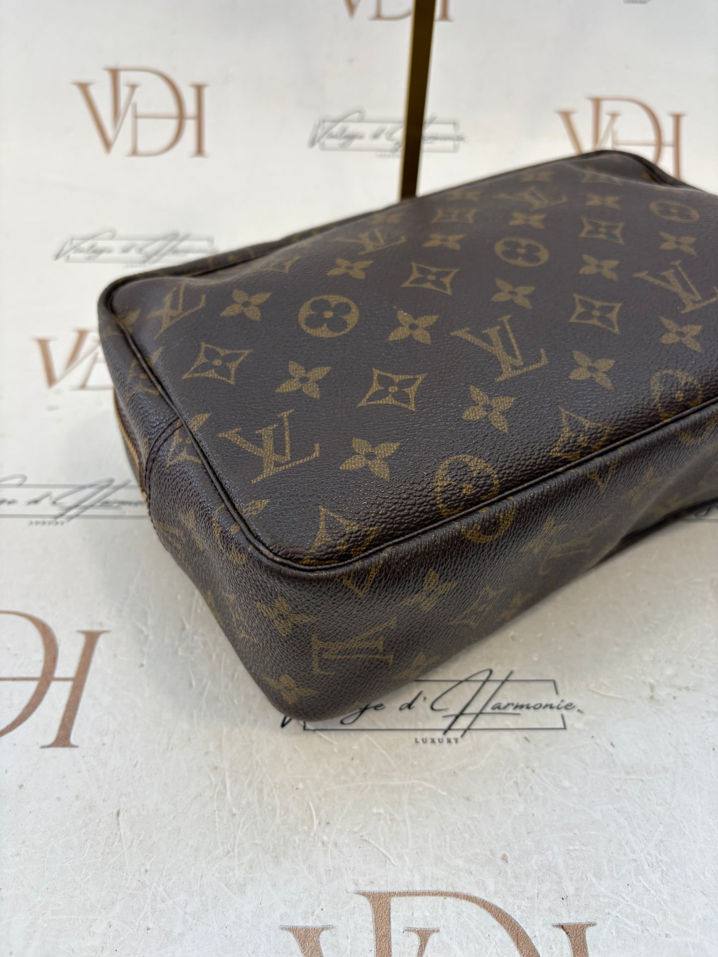 018404 - Louis Vuitton Trousse Toilette 28