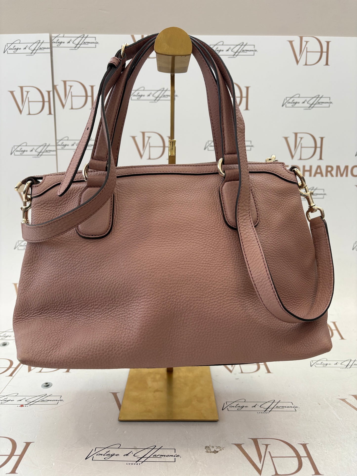 018101 - Gucci Black Leather S