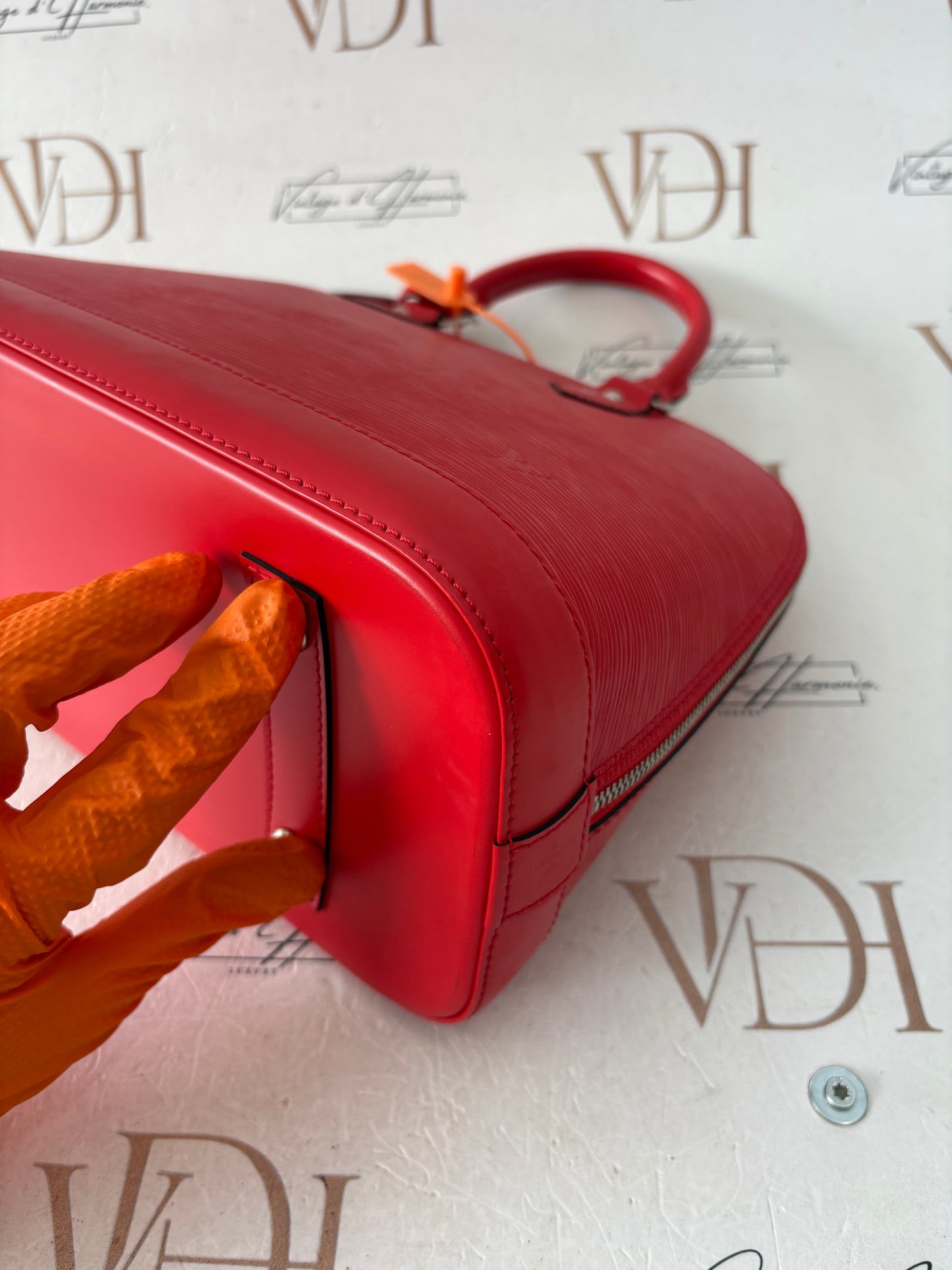 201173 - Louis Vuitton Alma Red Epi