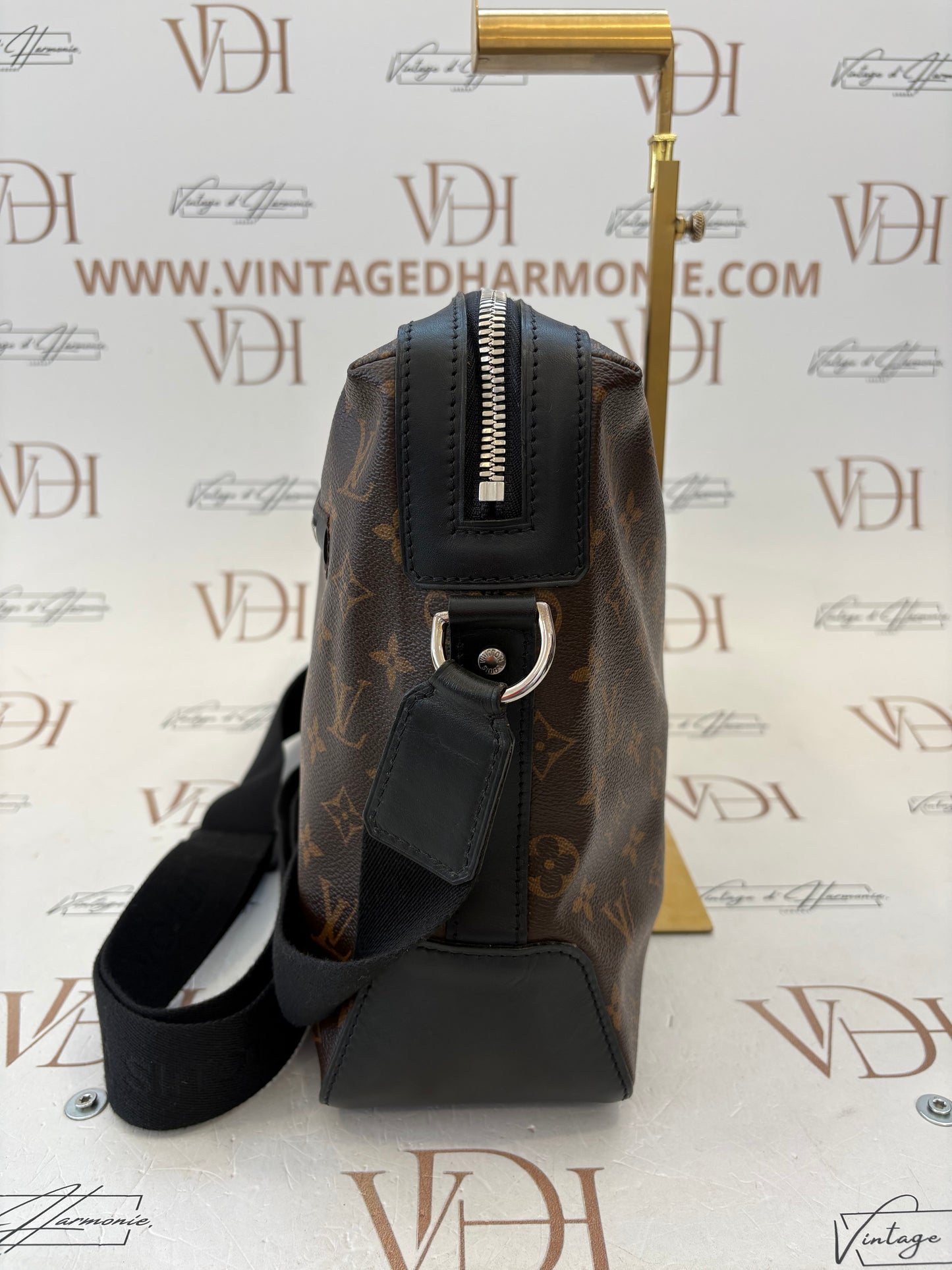 018877 - Louis Vuitton Torres Macassar