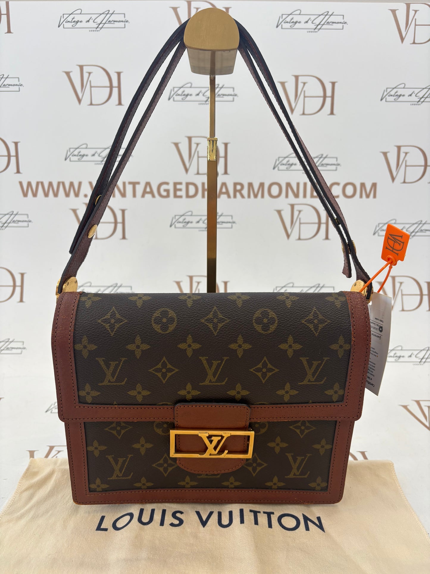 018845 - Louis Vuitton Sac Dauphine