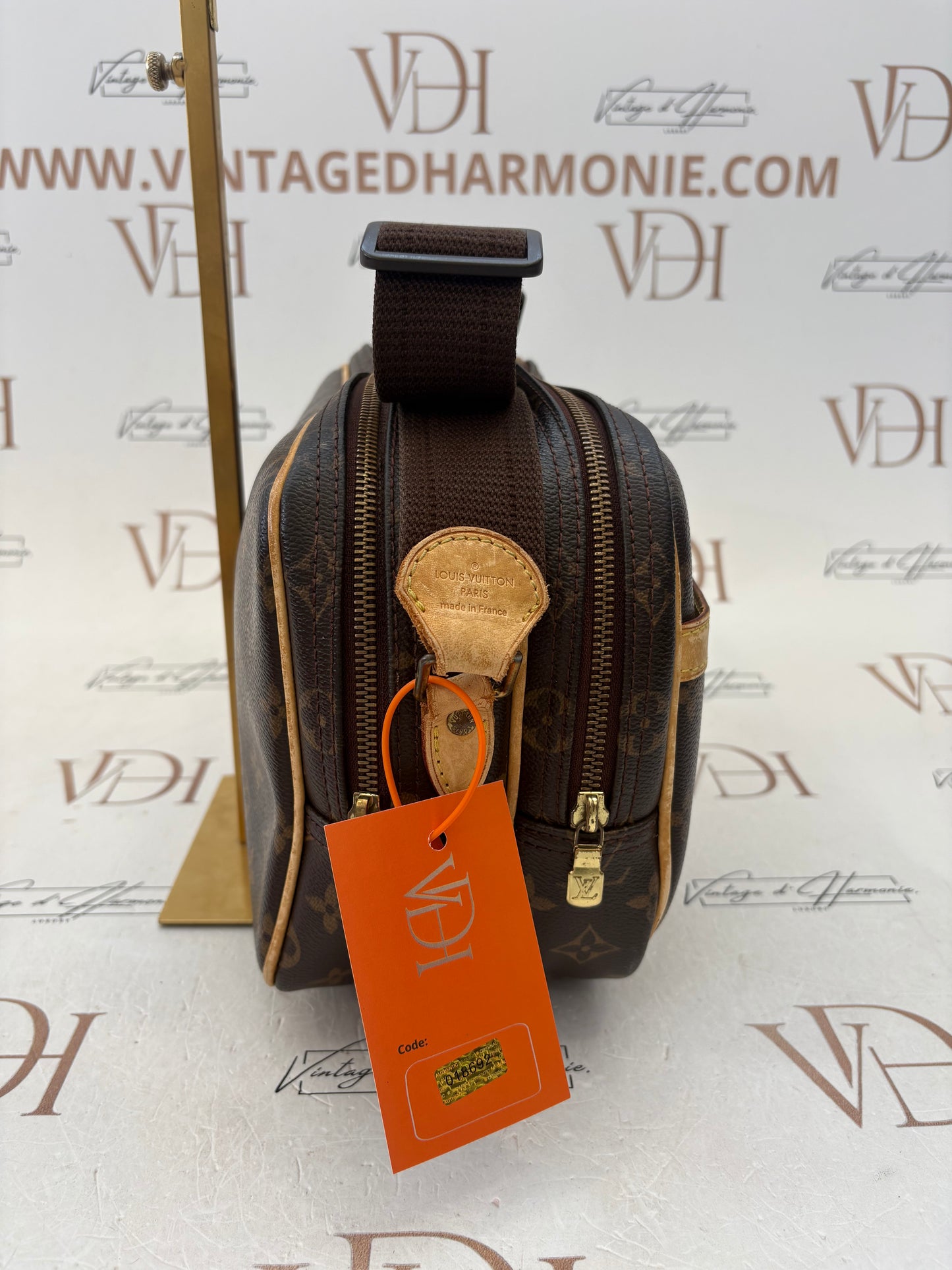018692 - Louis Vuitton Reporter PM