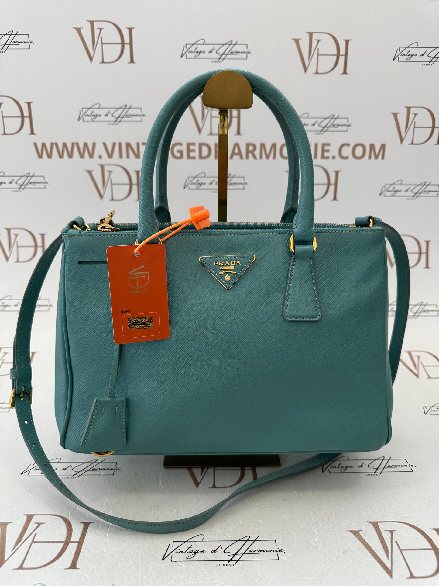 382947 - Prada Galleria
