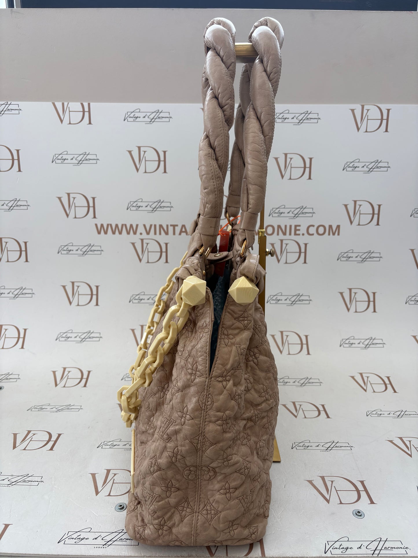 384015 - Louis Vuitton Olympe