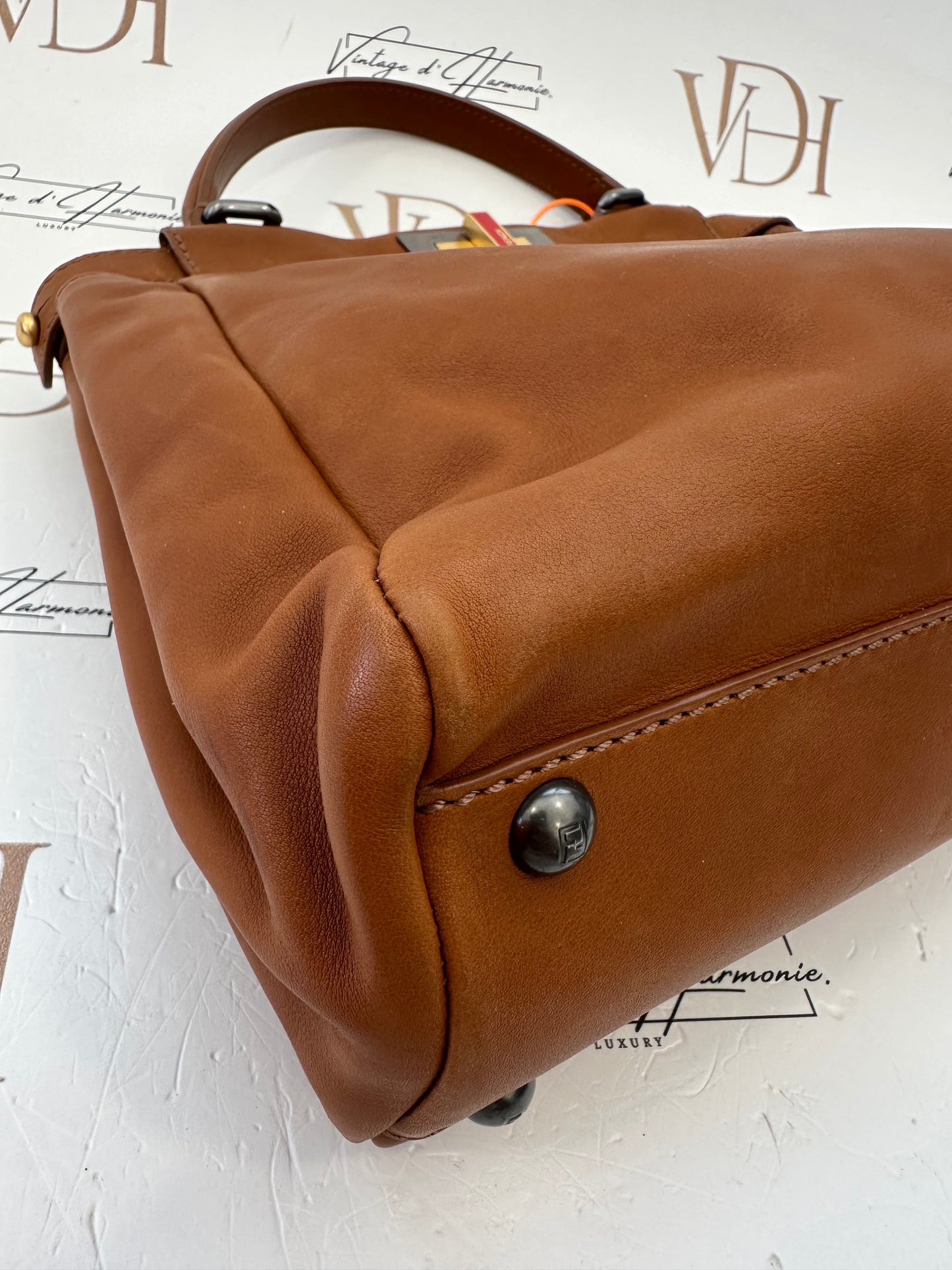 102701 - Fendi Peekaboo