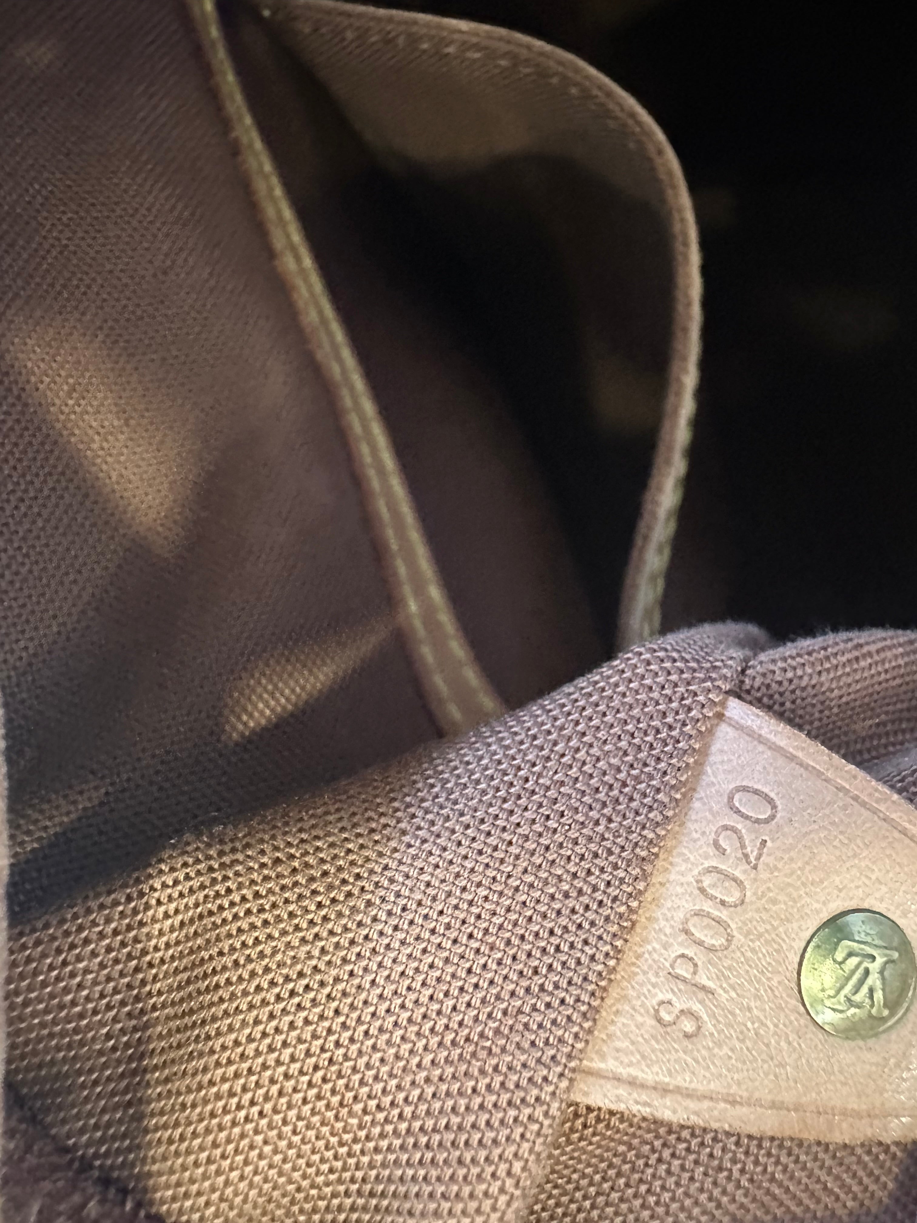 Louis Vuitton Montsouris MM