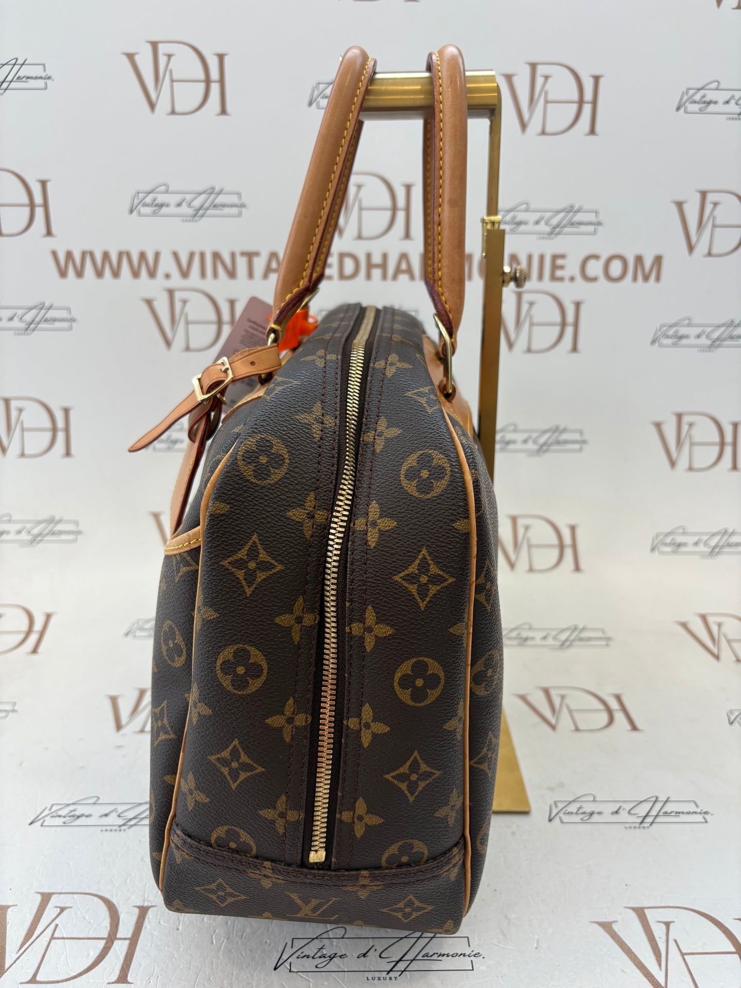 018318 - Louis Vuitton Deauville