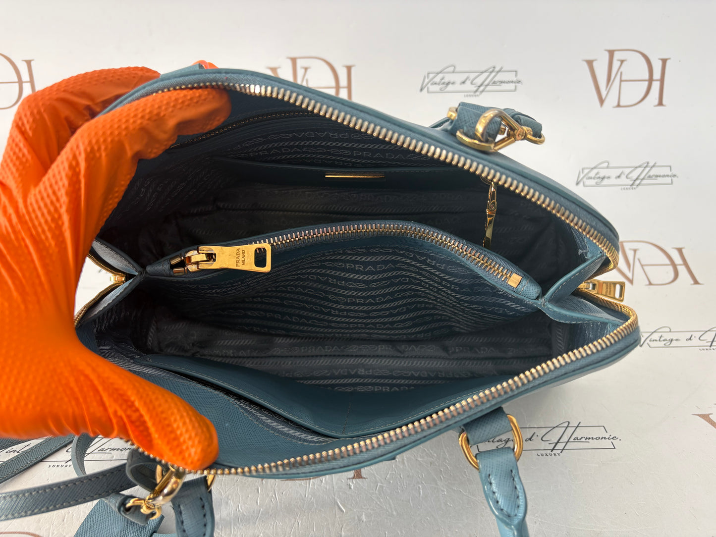 383949 - Prada Promenate