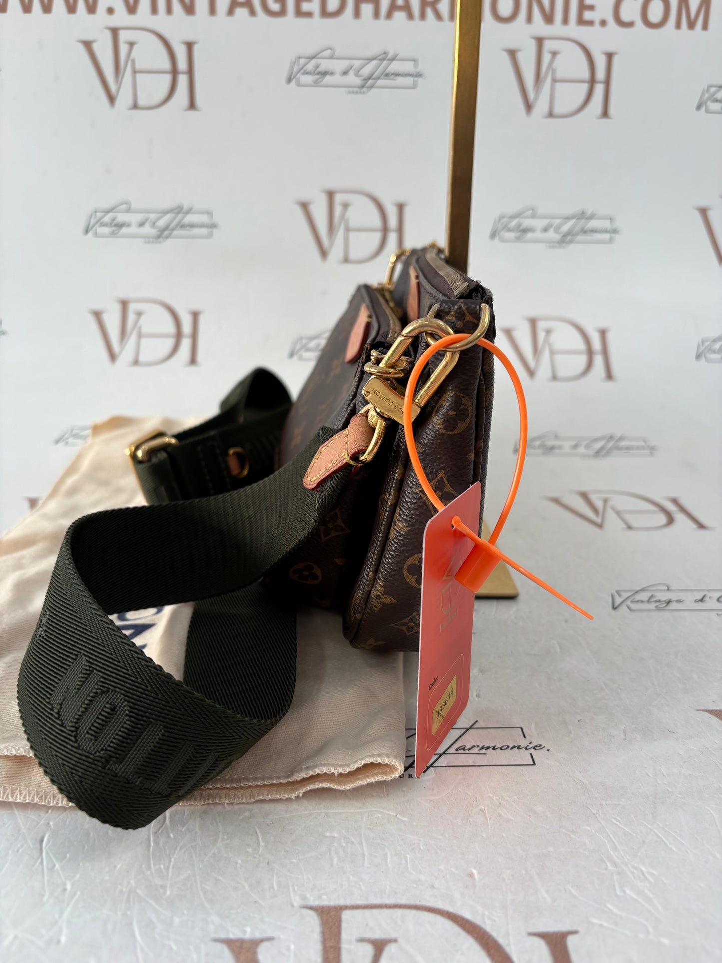 383614 - Louis Vuitton Multipochette