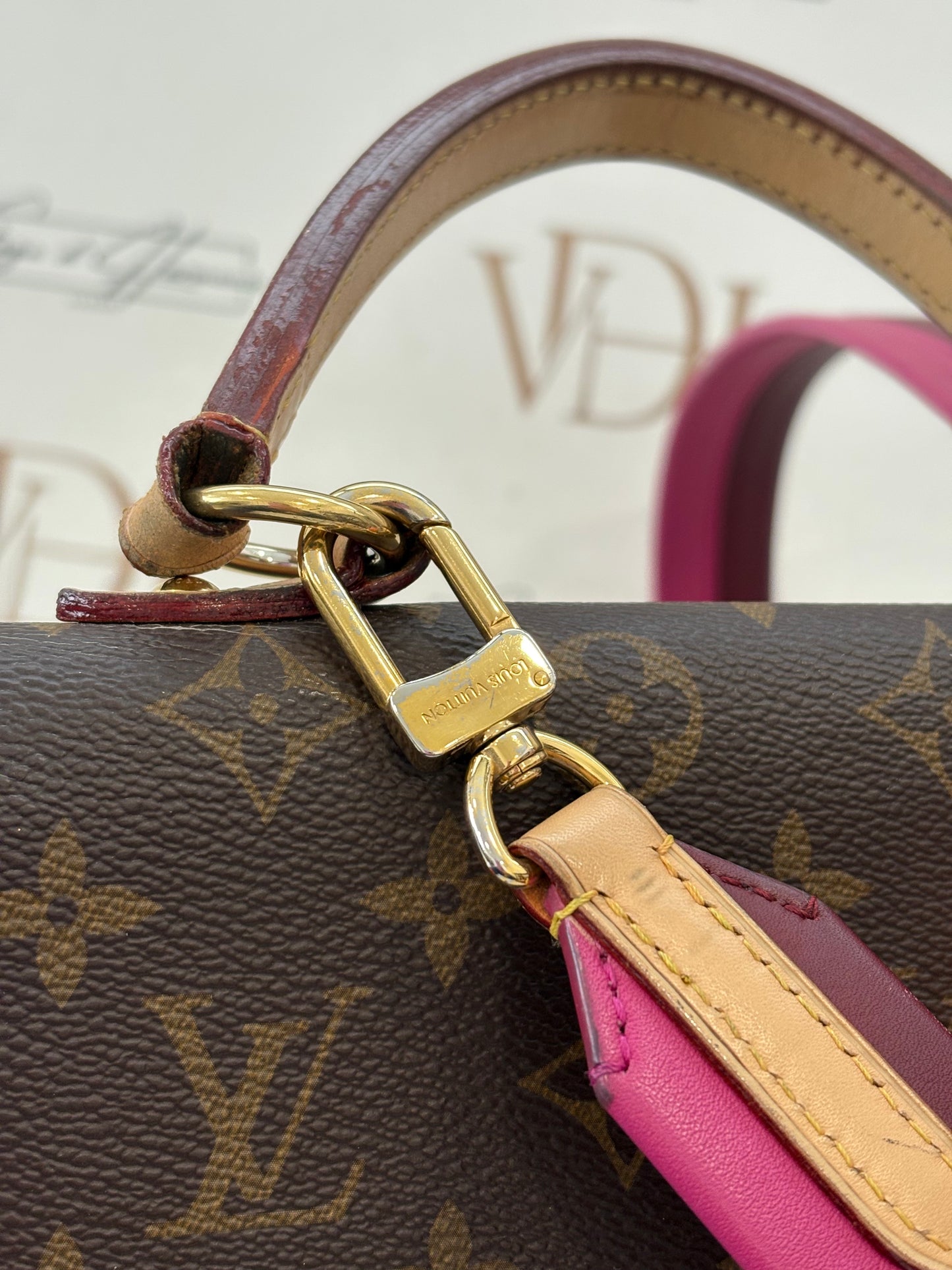 200978 - Louis Vuitton Cluny