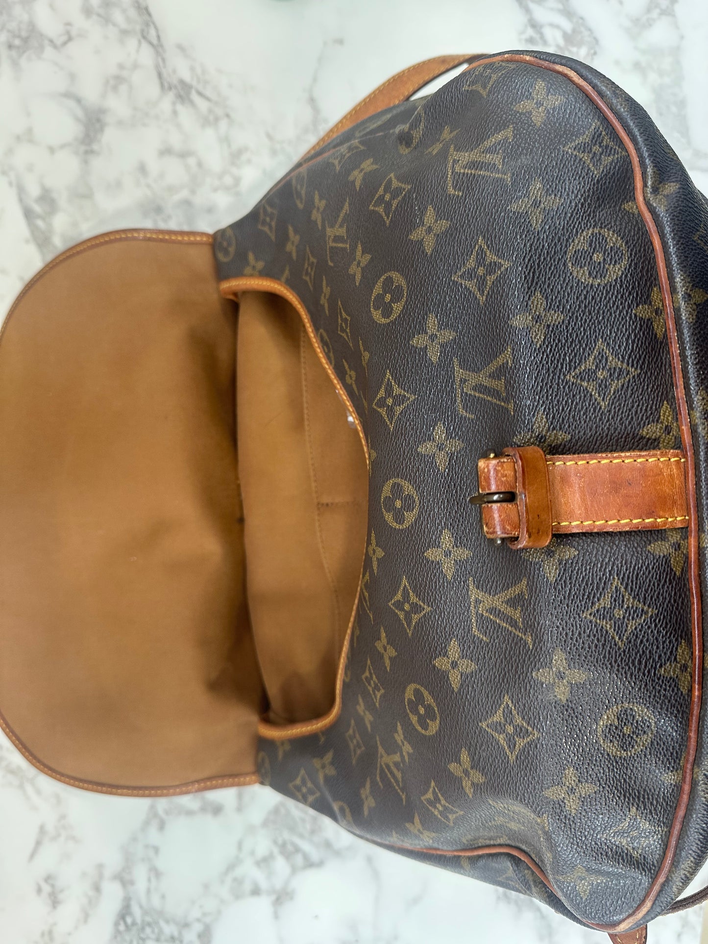 Louis Vuitton Saumur 35