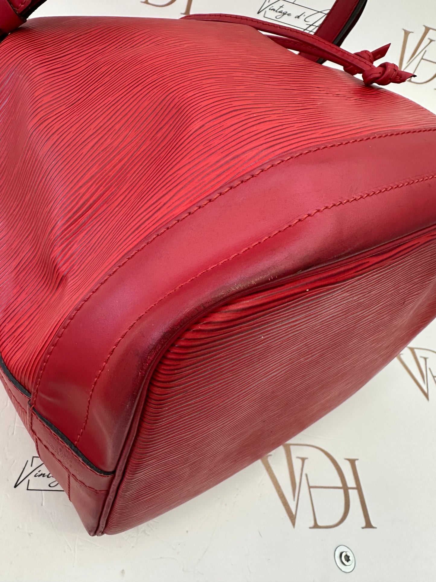 017848 - Louis Vuitton Red Epi Noè