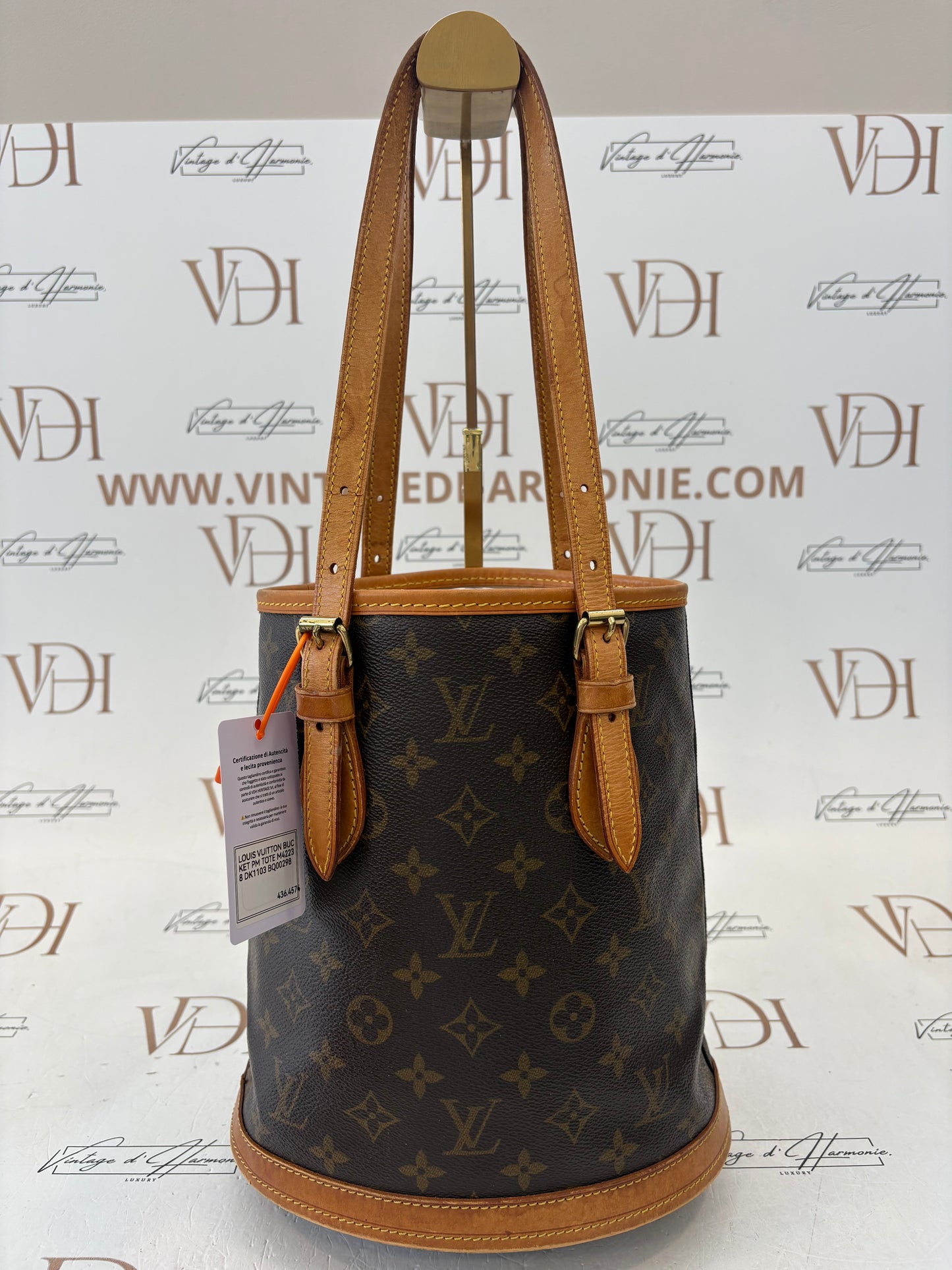 018189 - Louis Vuitton Bucket PM