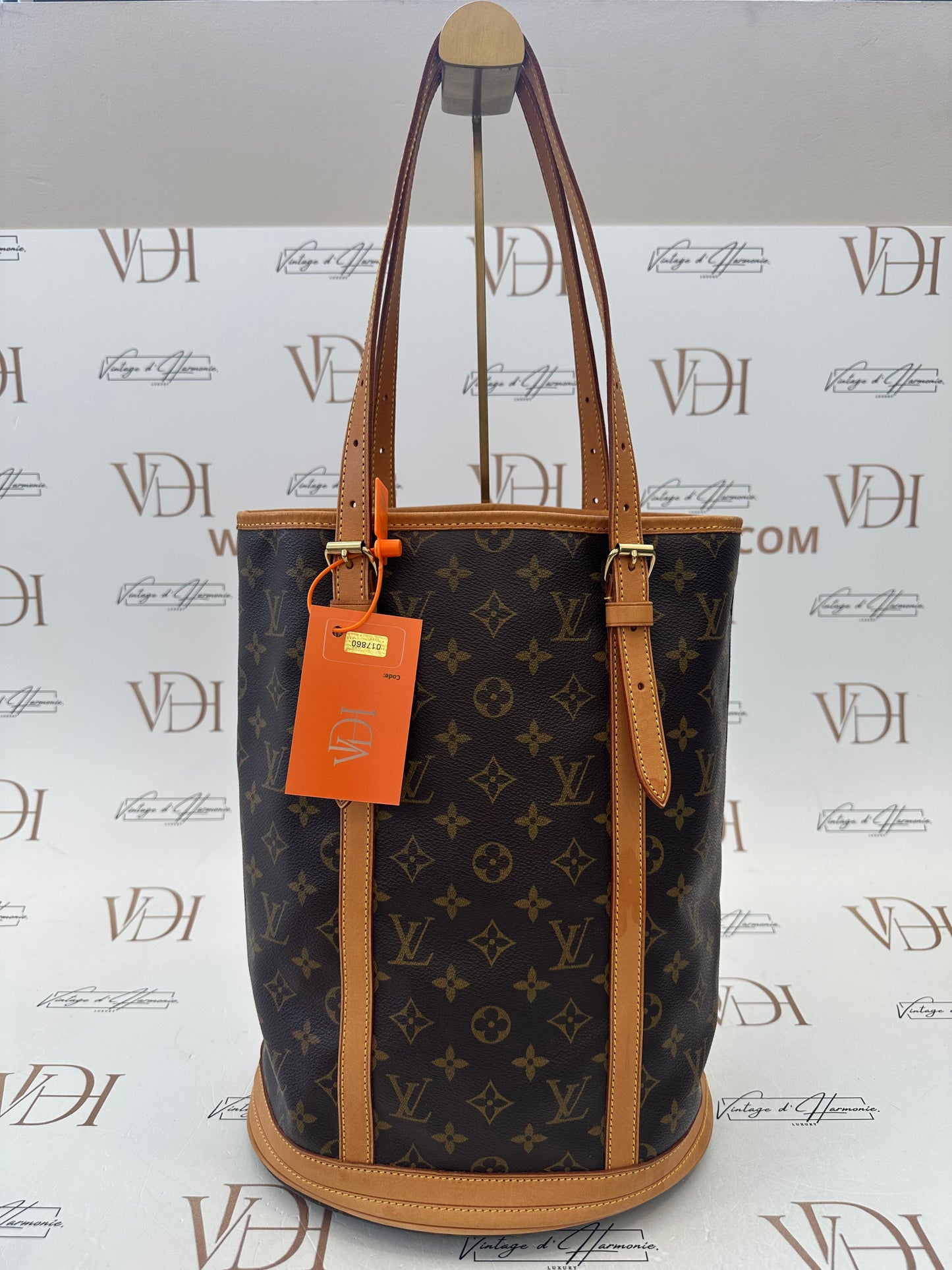 017860 - Louis Vuitton Bucket GM
