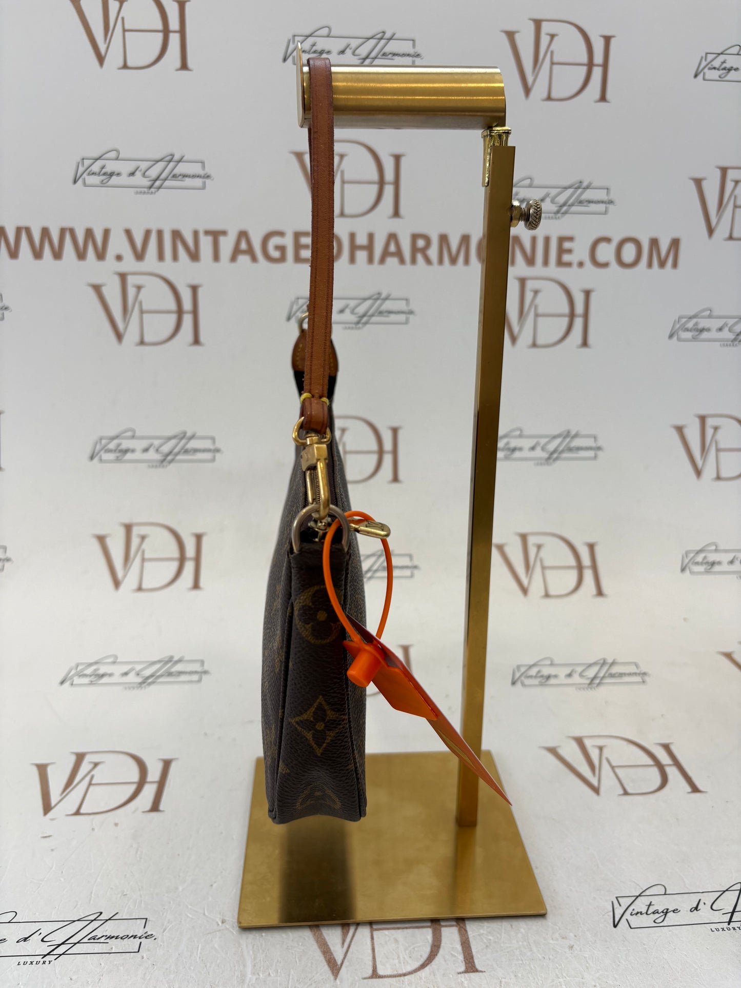 018381 - Louis Vuitton Pochette Accessoires