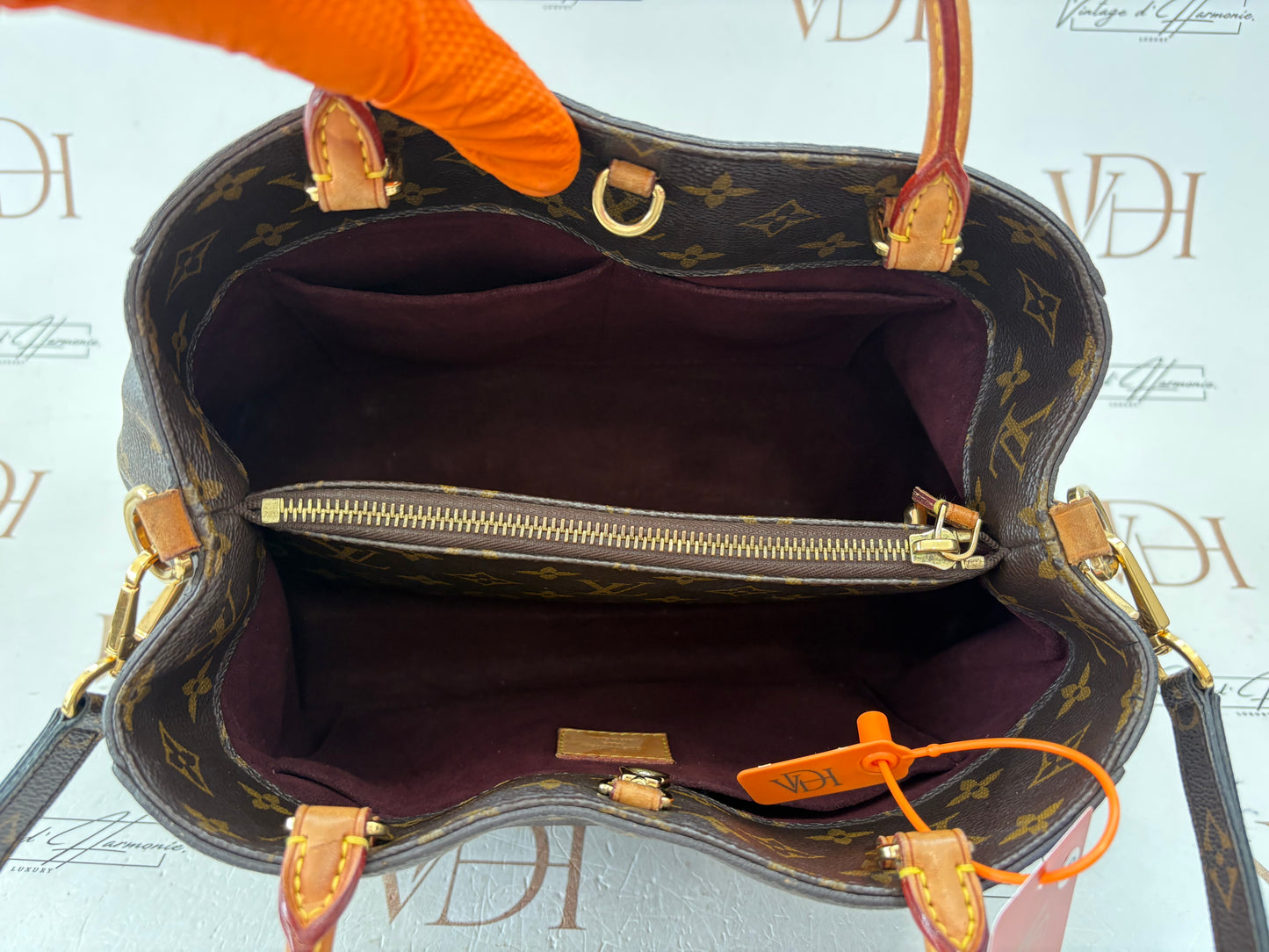201102 - Louis Vuitton Montaigne