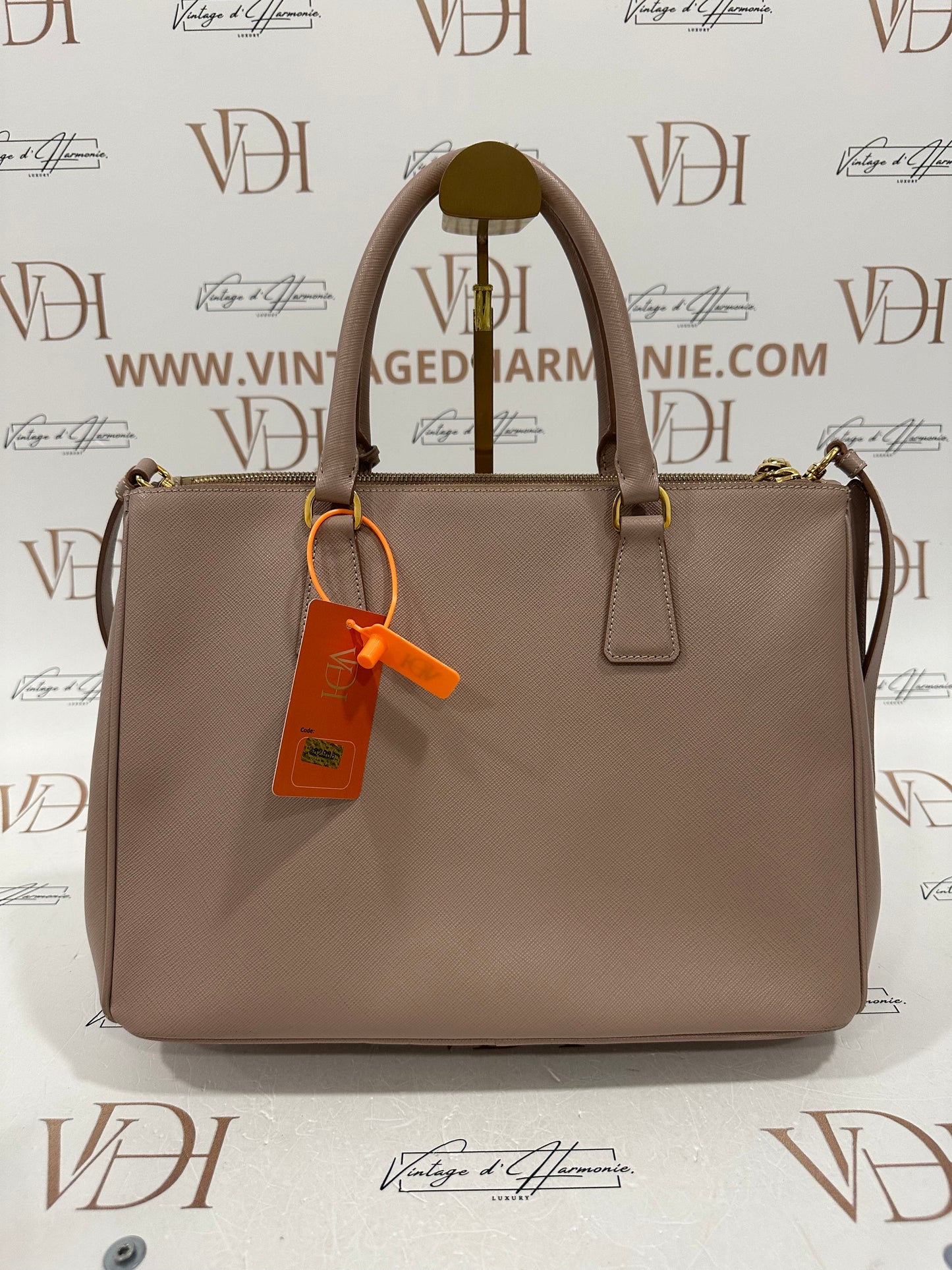 382988 - Prada Galleria