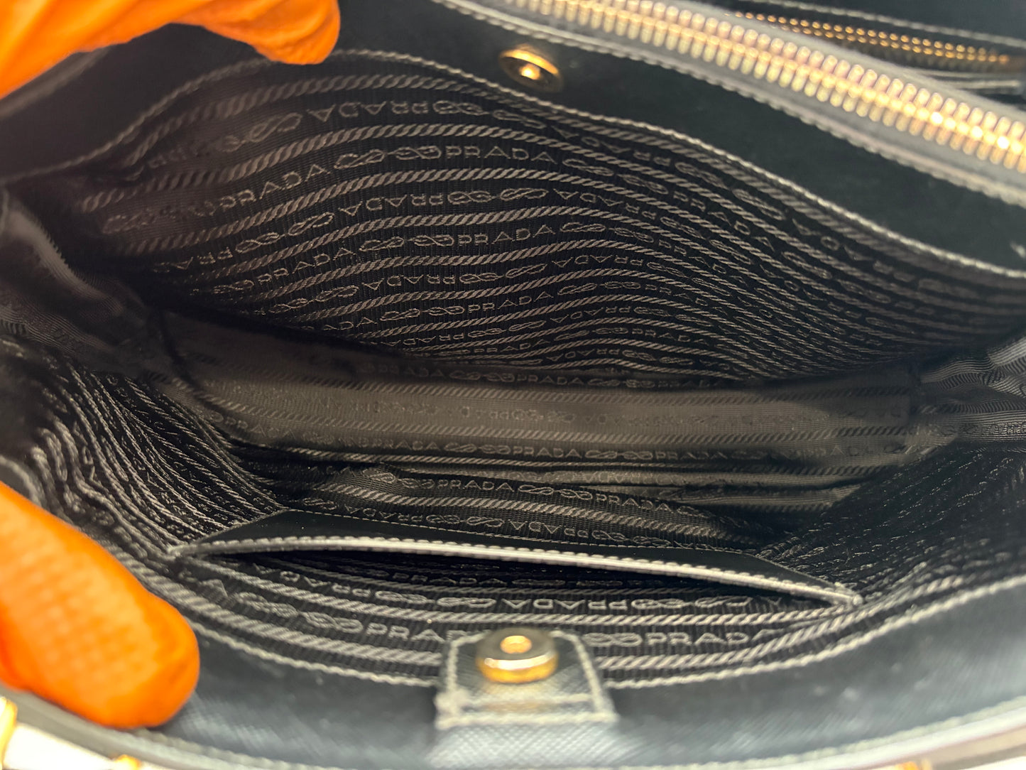 384303 - Prada Galleria Black