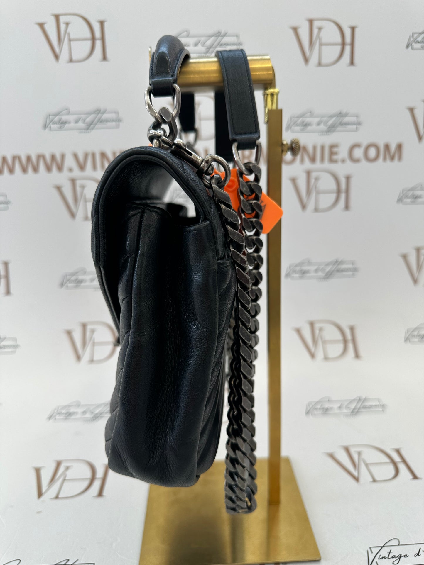382565 - Saint Laurent College