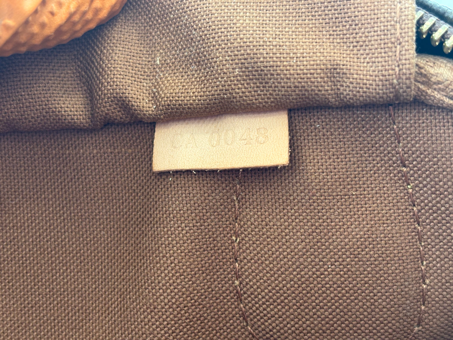 018742 - Louis Vuitton Montorgueil PM
