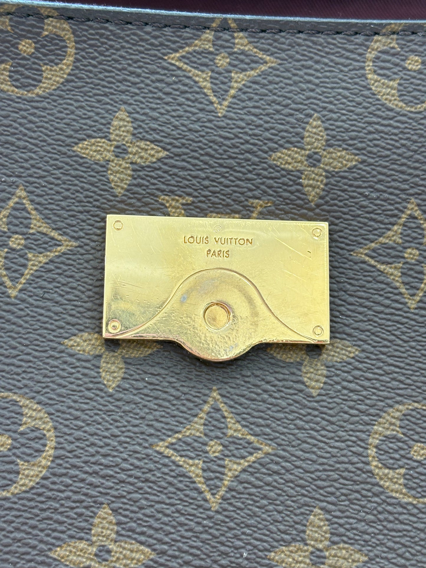201387 - Louis Vuitton Cluny