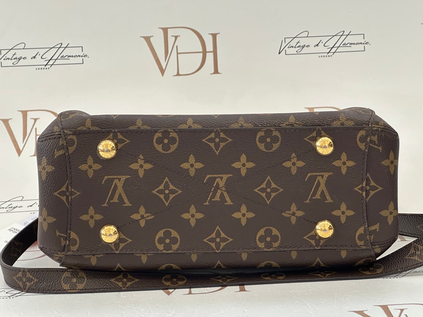 382656 - Louis Vuitton Montaigne BB