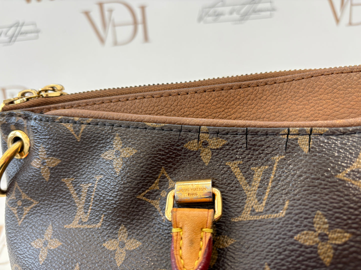 018771 - Louis Vuitton Pallas