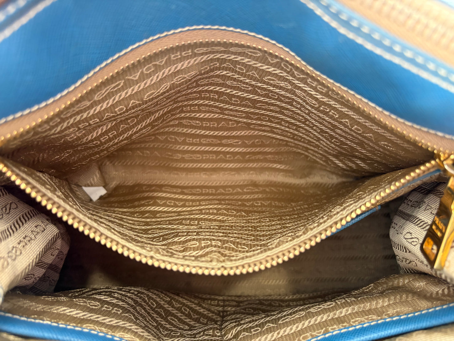 383517 - Prada Bag