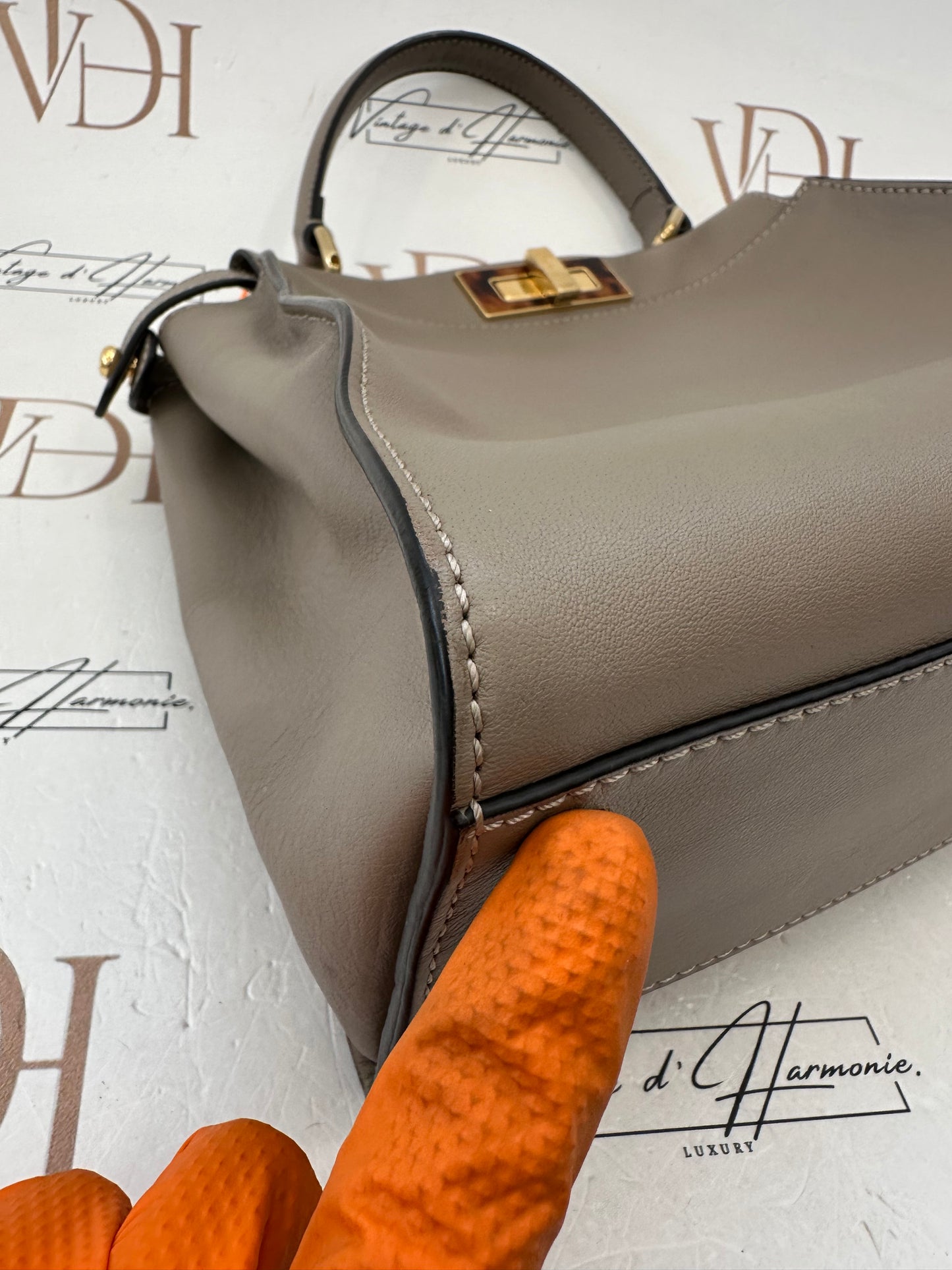 383074 - Fendi Peekaboo