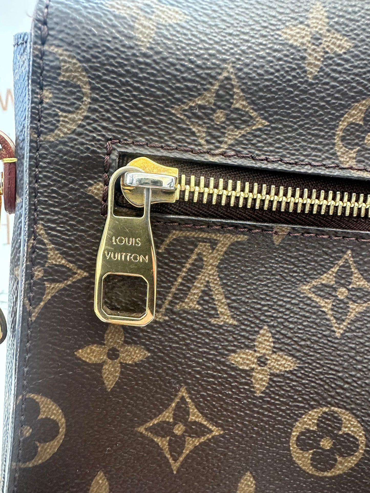 382659 - Louis Vuitton Metis