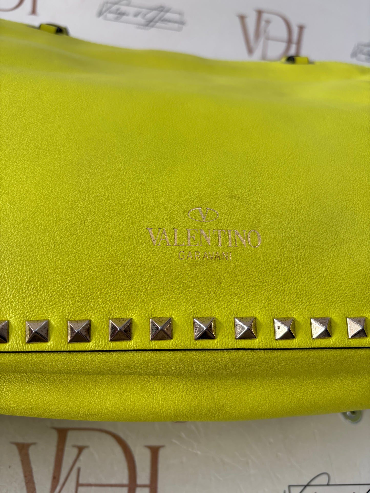 383783 - Valentino Rockstud