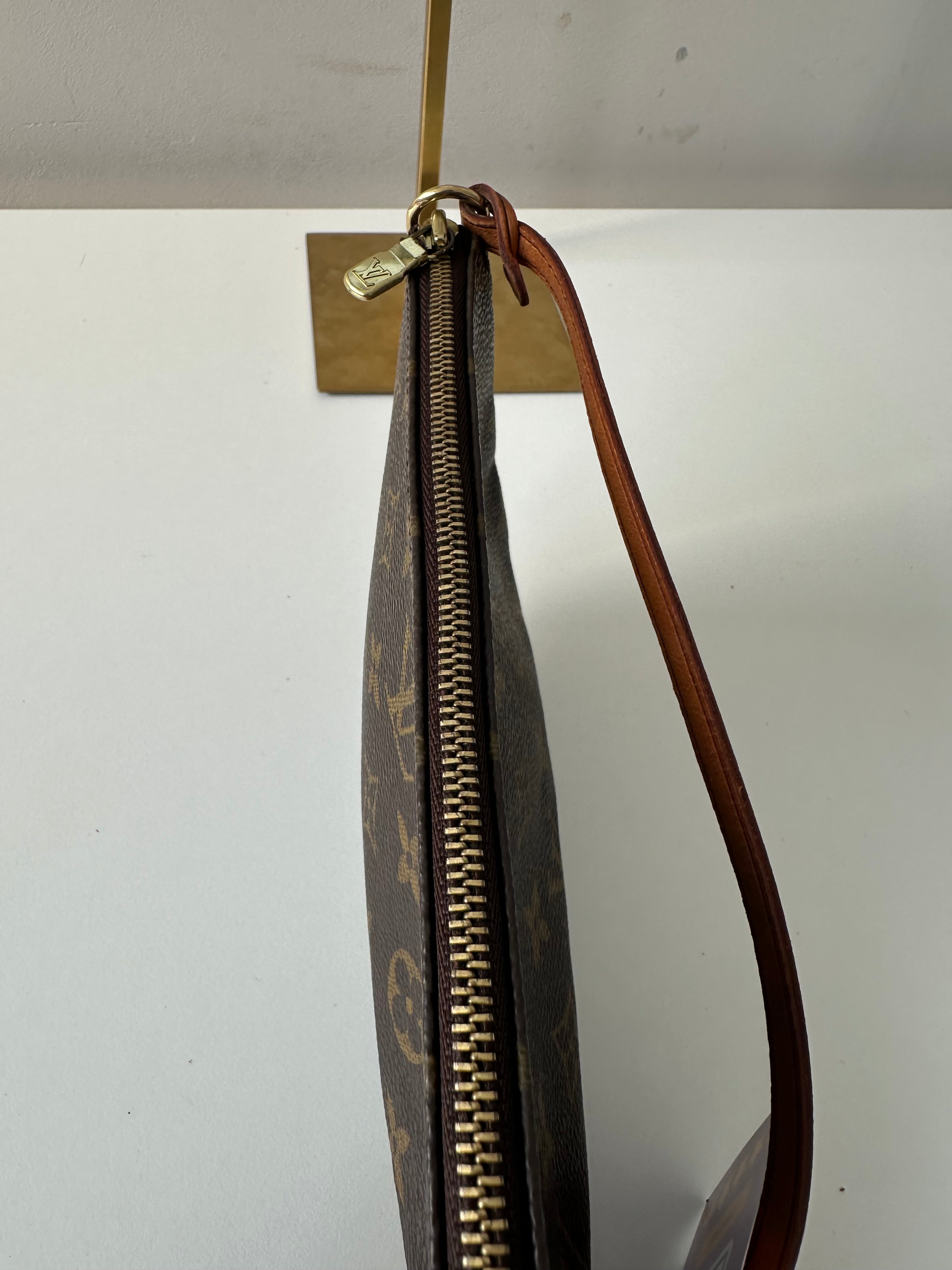 Louis Vuitton Pochette