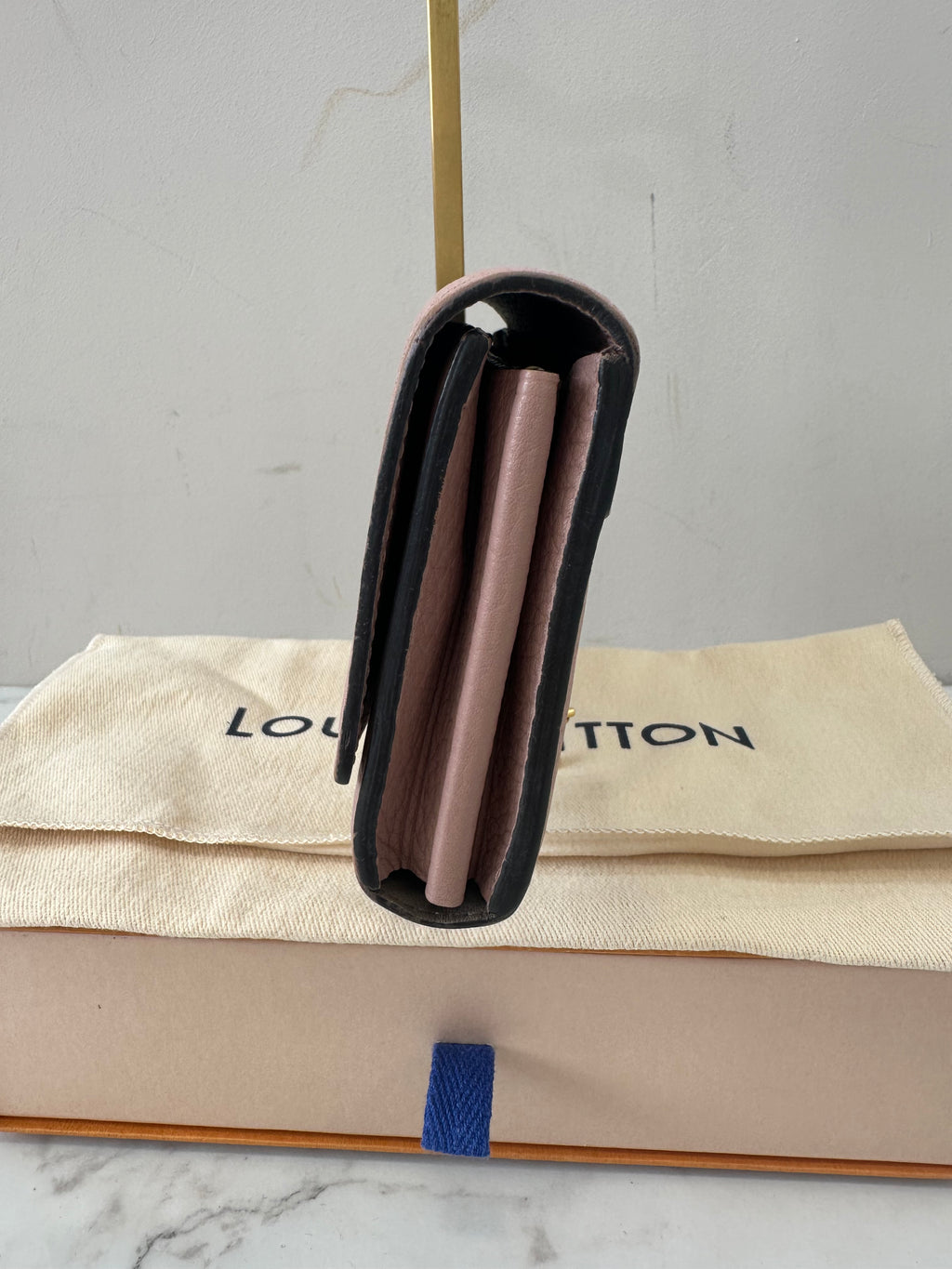 Louis Vuitton Capucines Long Wallet