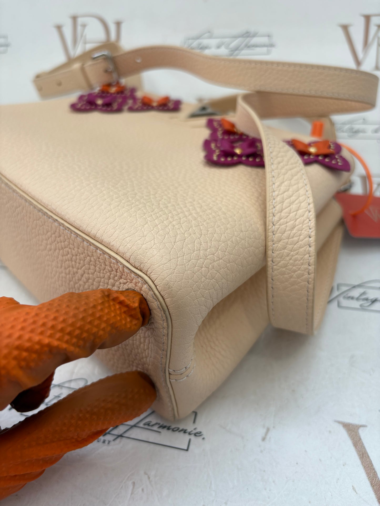 384297 - Louis Vuitton Capucines BB