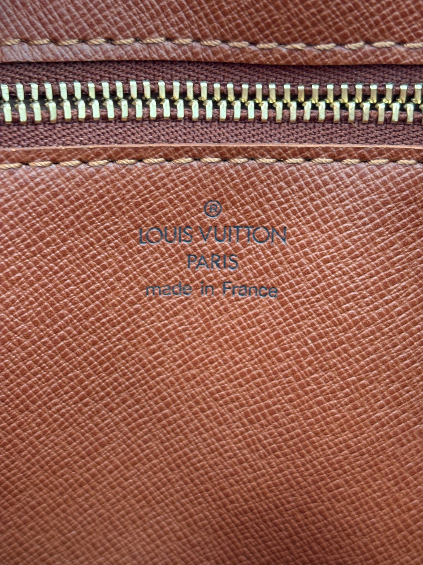 018939 - Louis Vuitton Dragonne GM