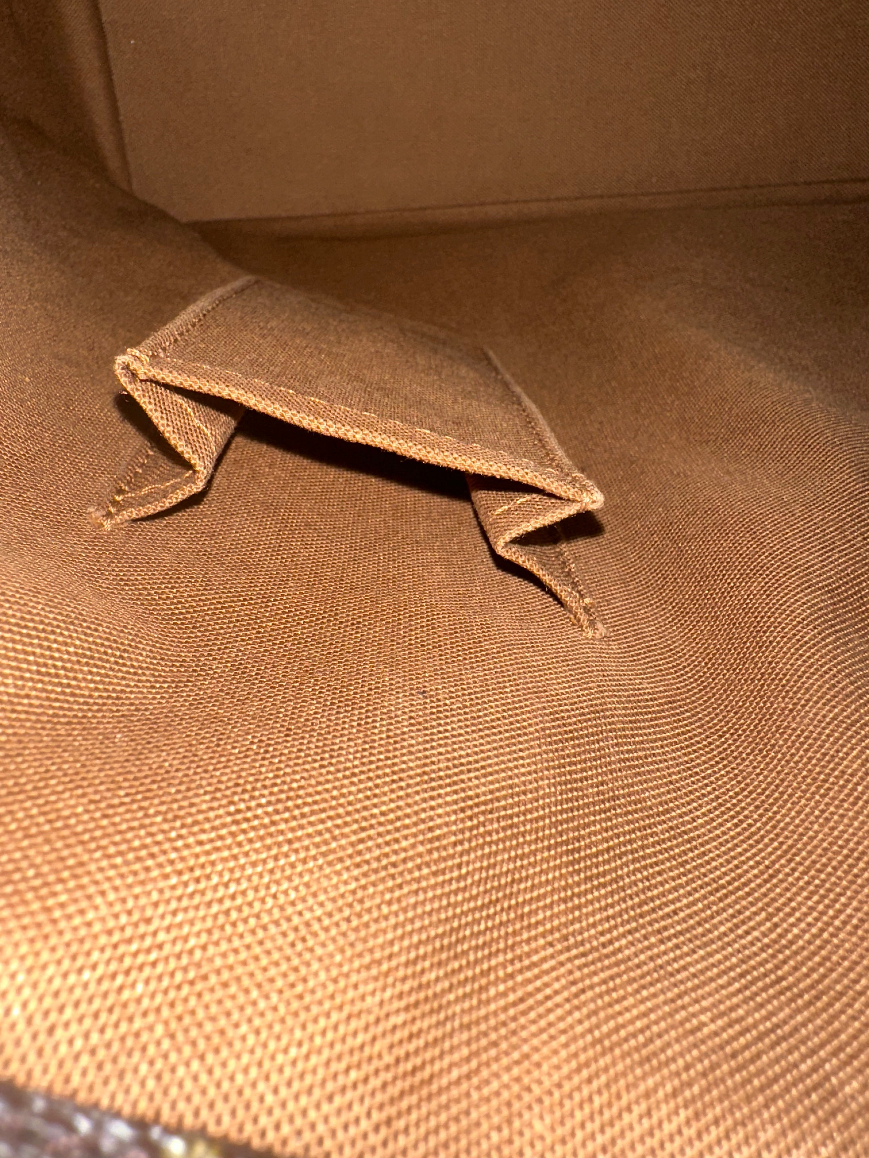 Louis Vuitton Cabas Mezzo