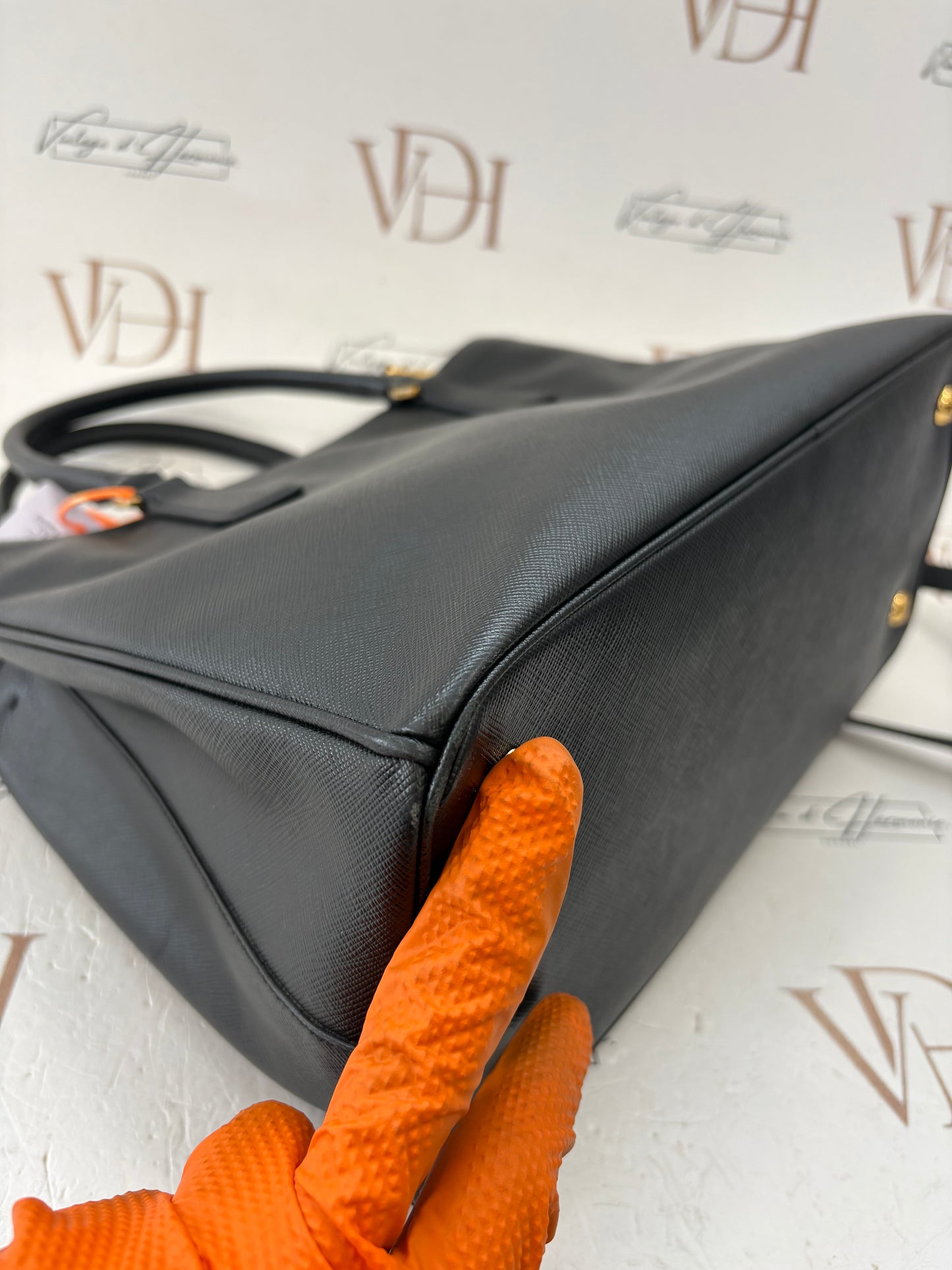 384303 - Prada Galleria Black