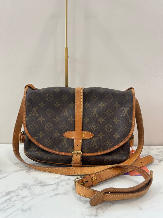 Louis Vuitton Saumur 30
