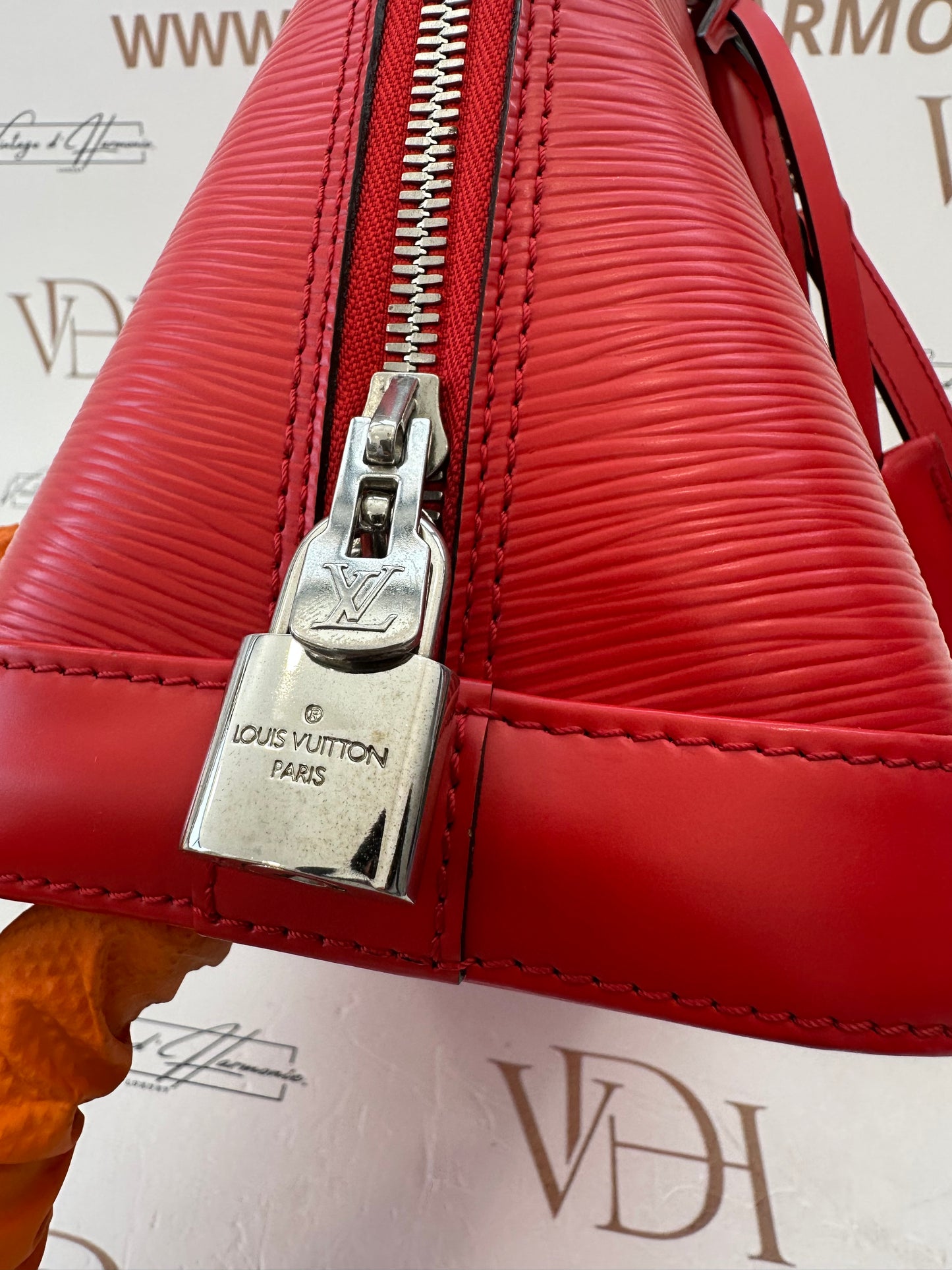 017886 - Louis Vuitton Alma Red Epi