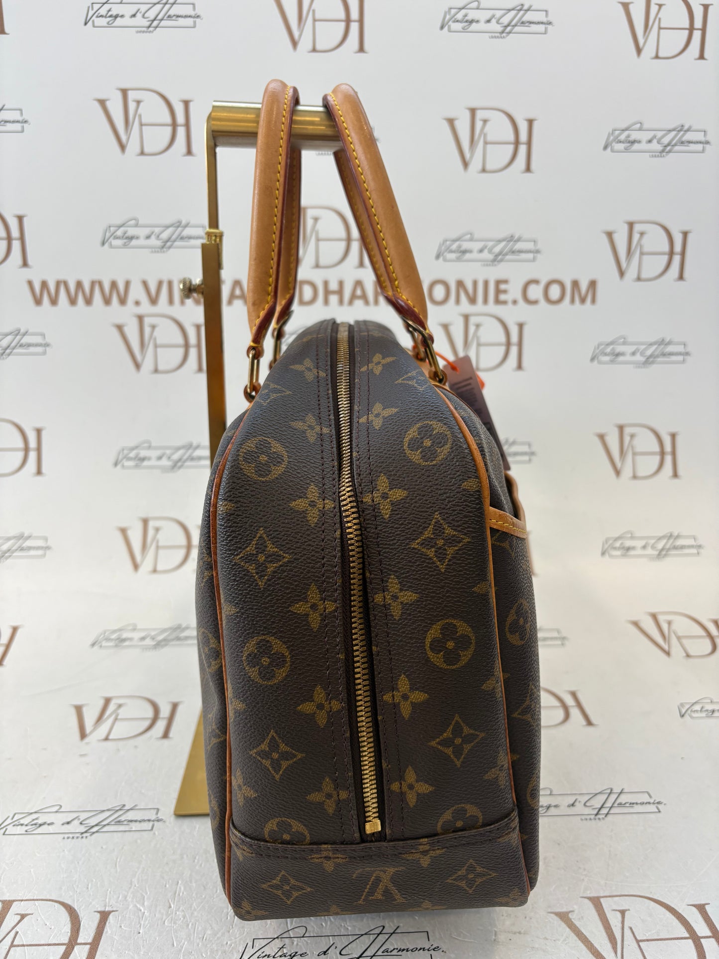 018276 - Louis Vuitton Deauville