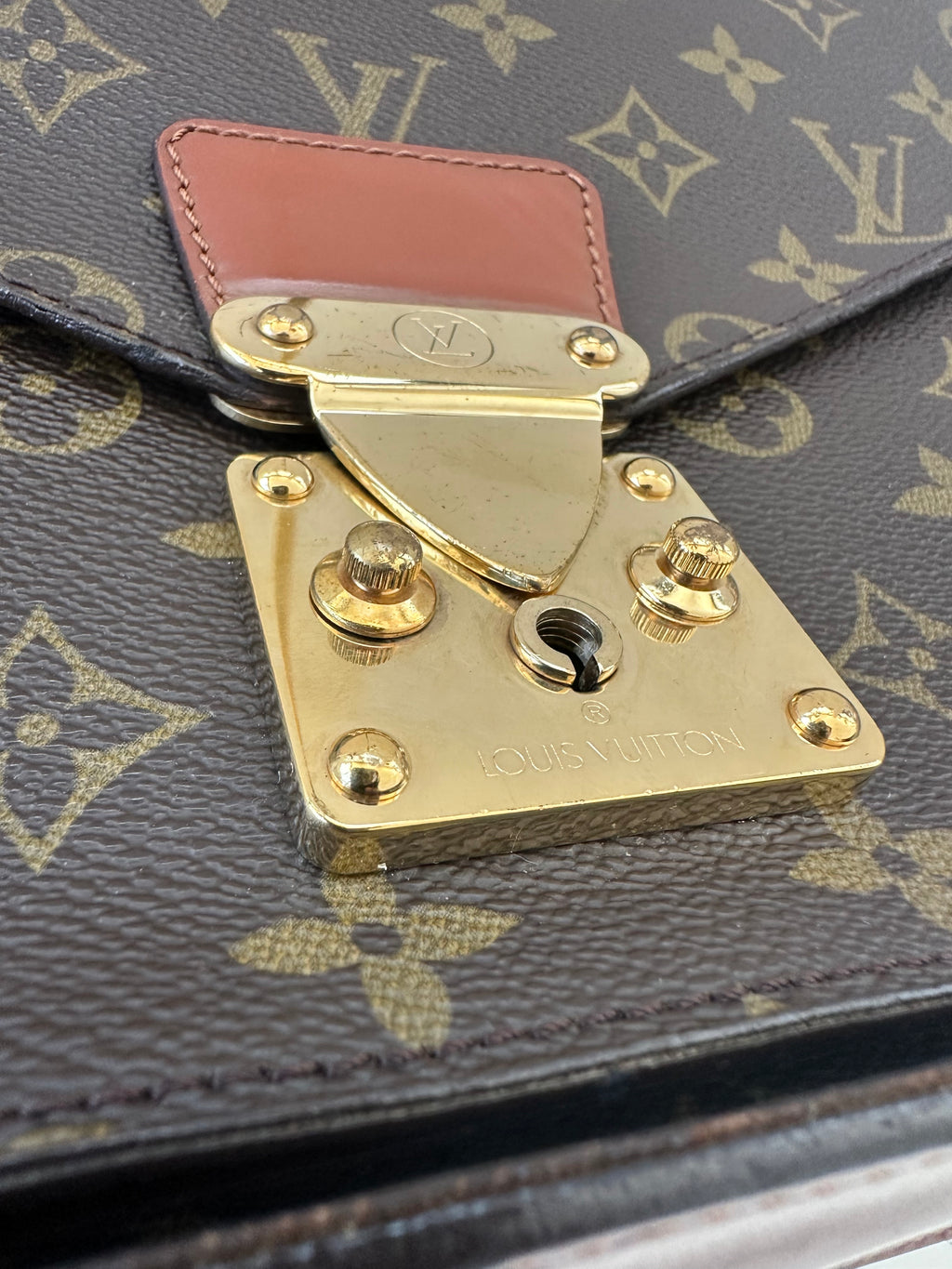 Louis Vuitton Monceau 28
