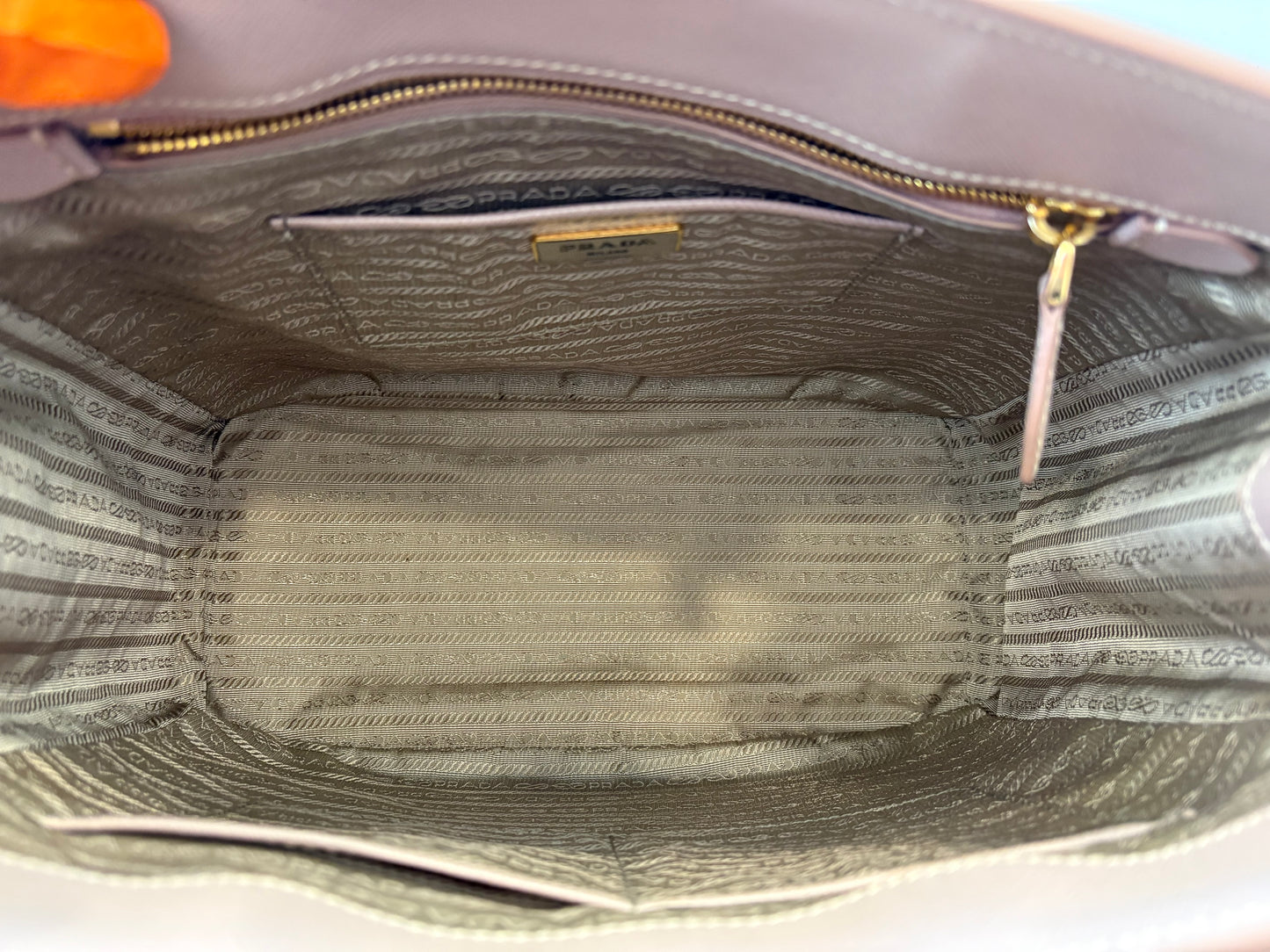 384298 - Prada Bag
