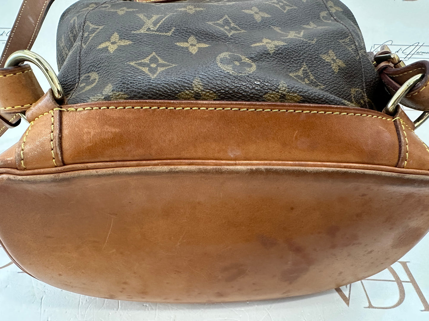 017812 - Louis Vuitton Montsouris MM