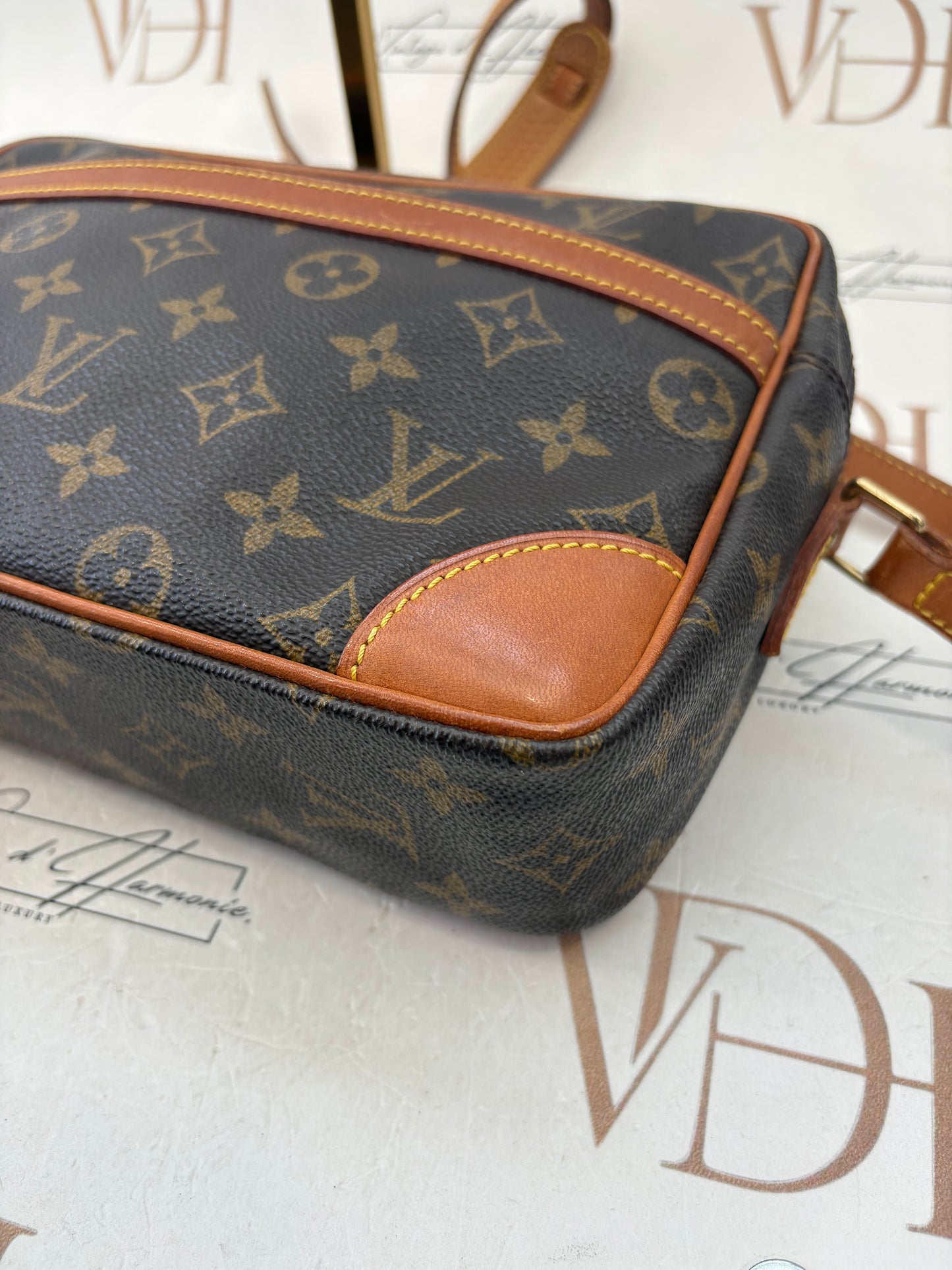 018991 - Louis Vuitton Trocadero 27