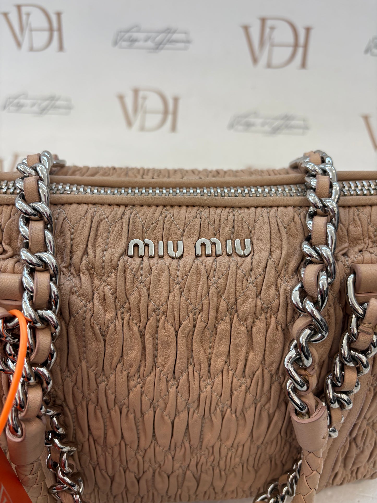 200933 - Miu Miu