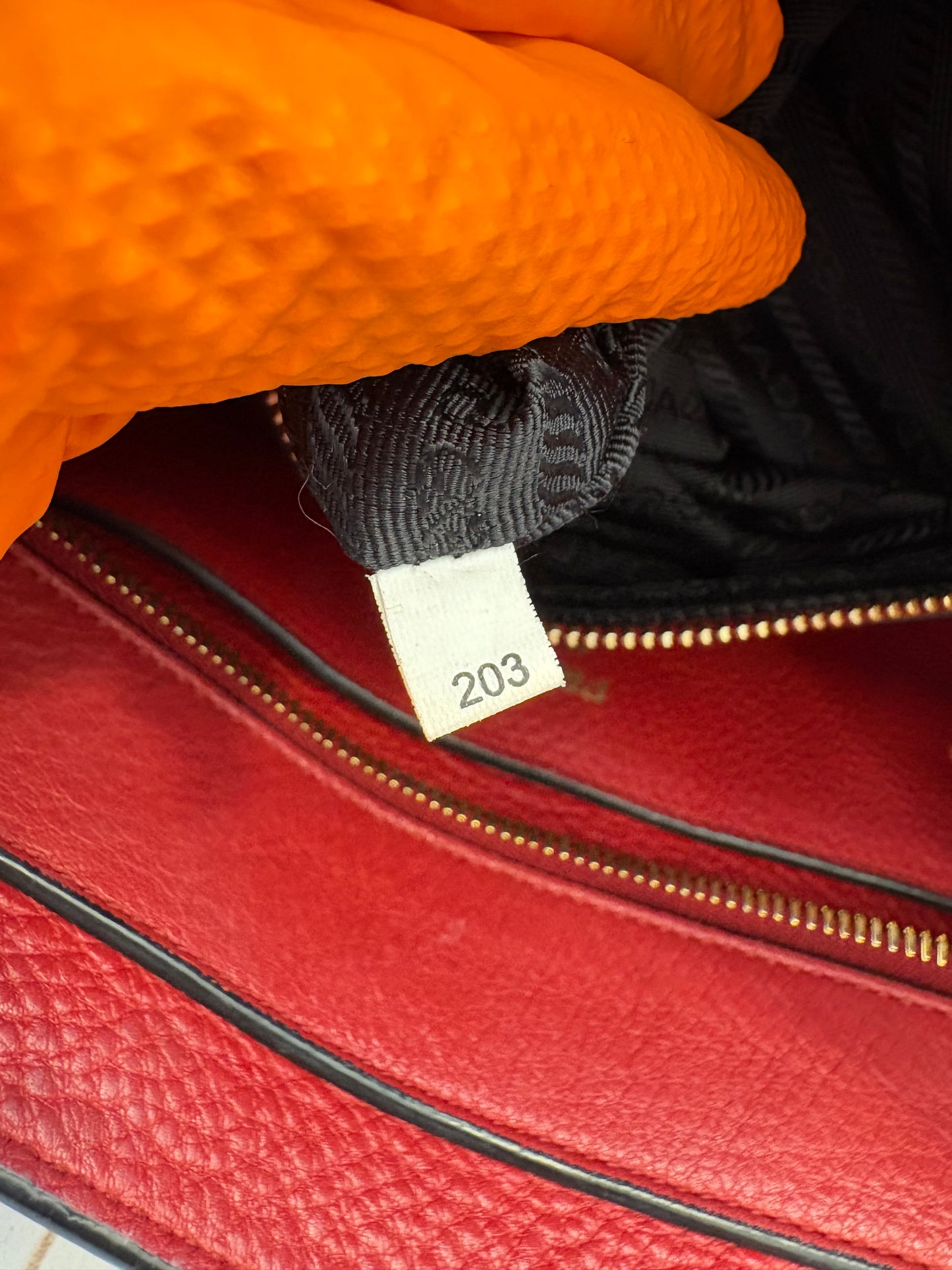 383157 - Prada