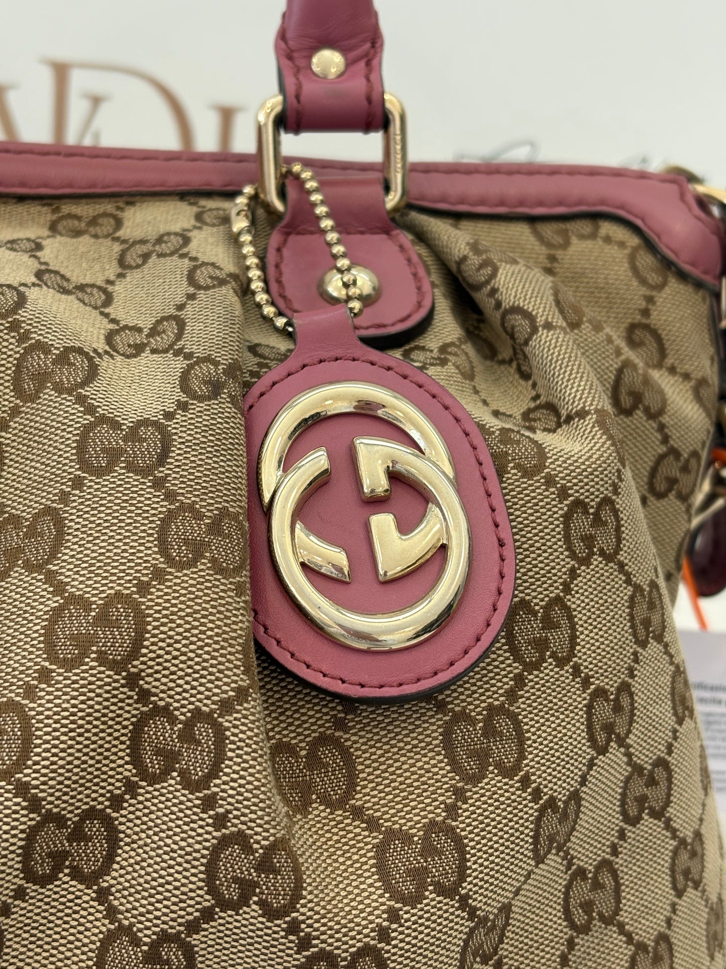 383977 - Gucci Sukey