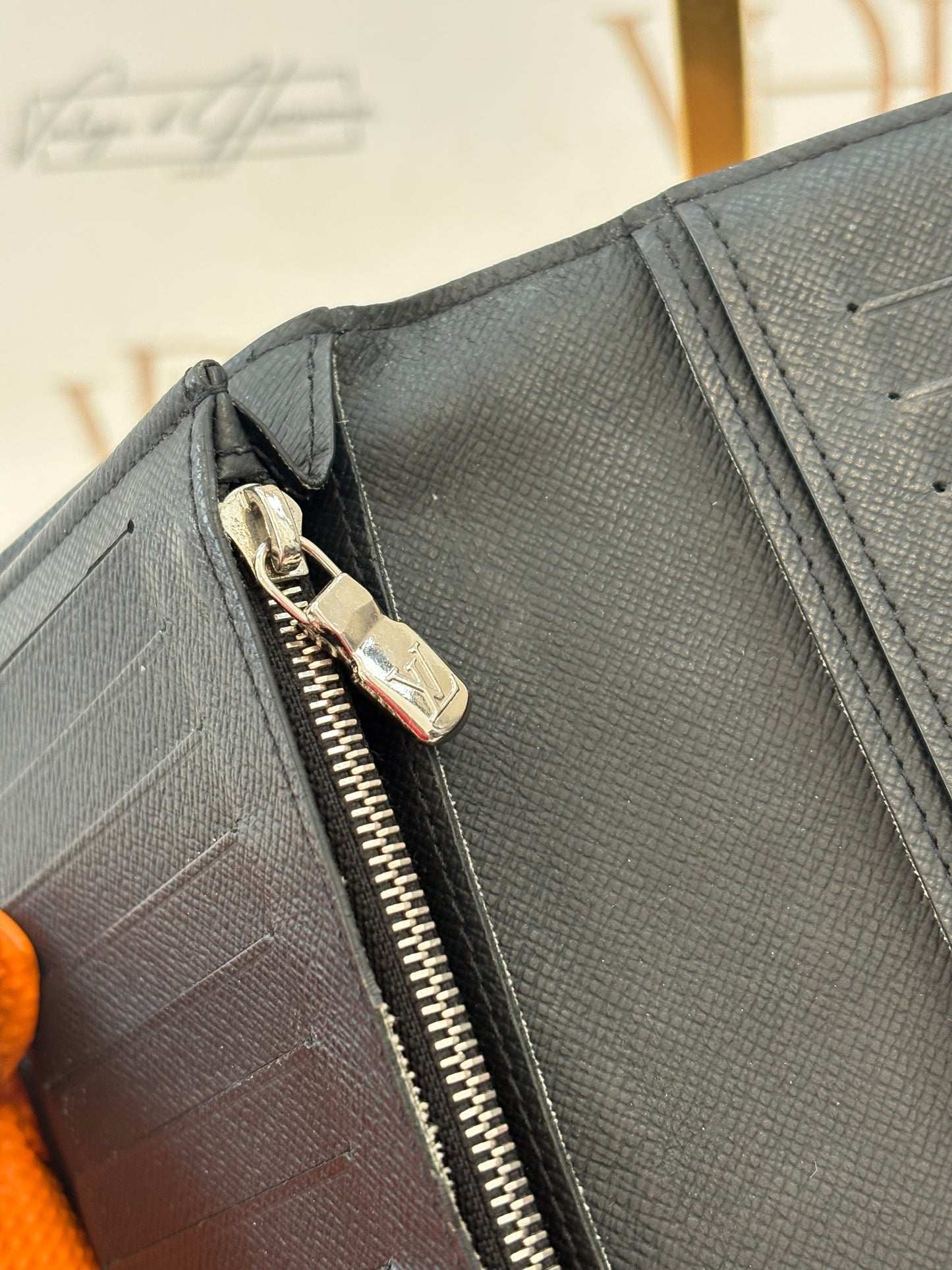 017068 - Louis Vuitton Wallet