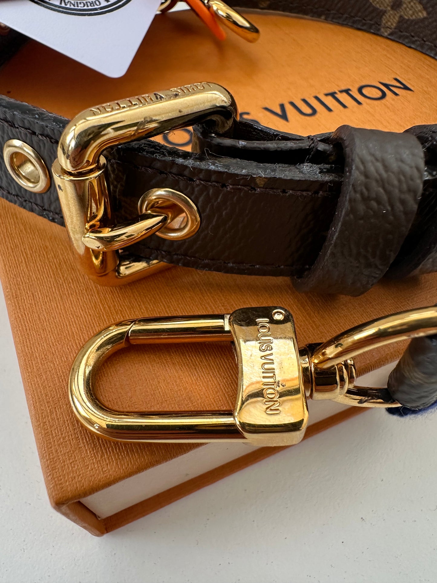 Louis Vuitton Strap Monogram