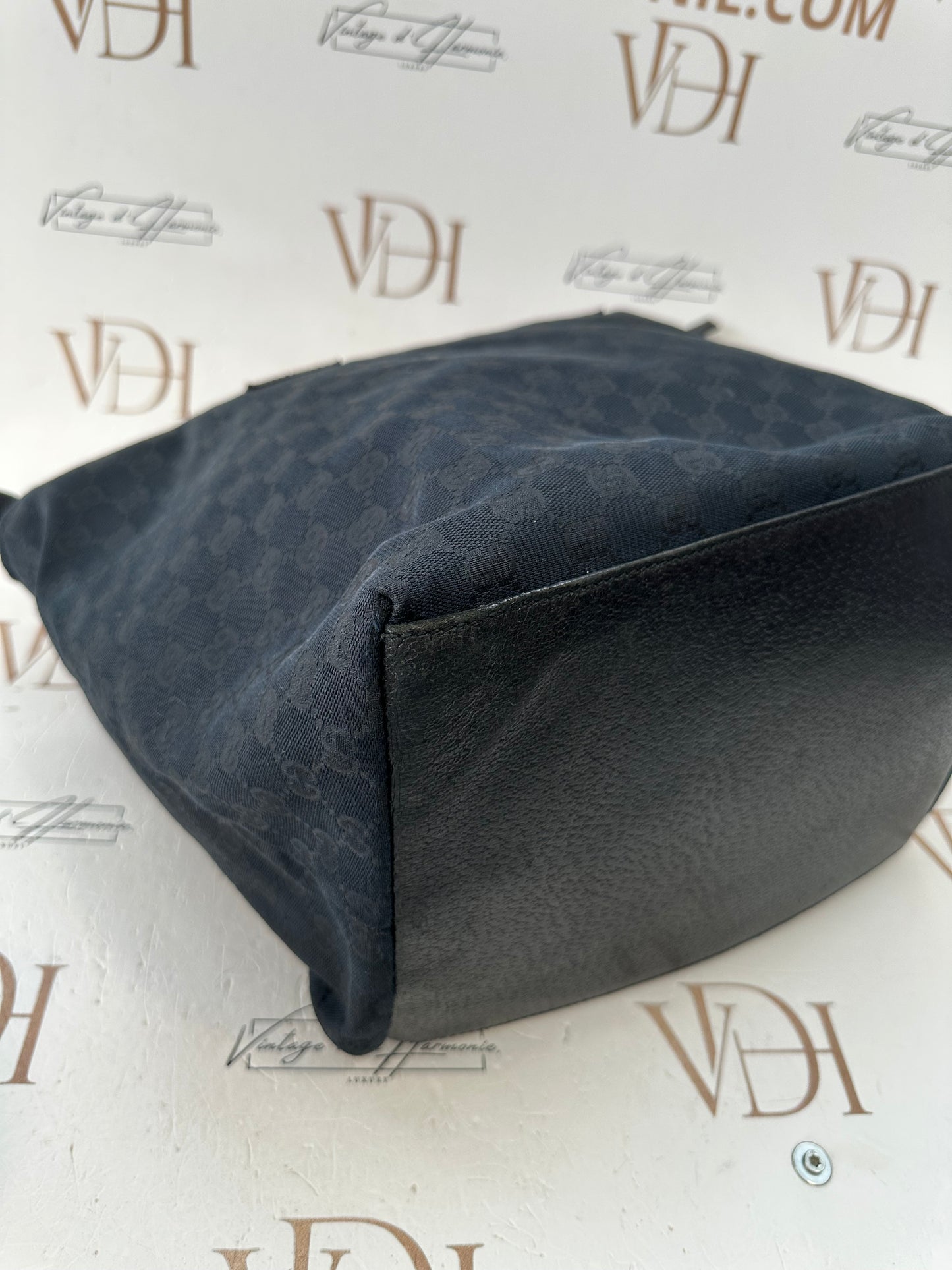 018083 - Gucci Black Canvas